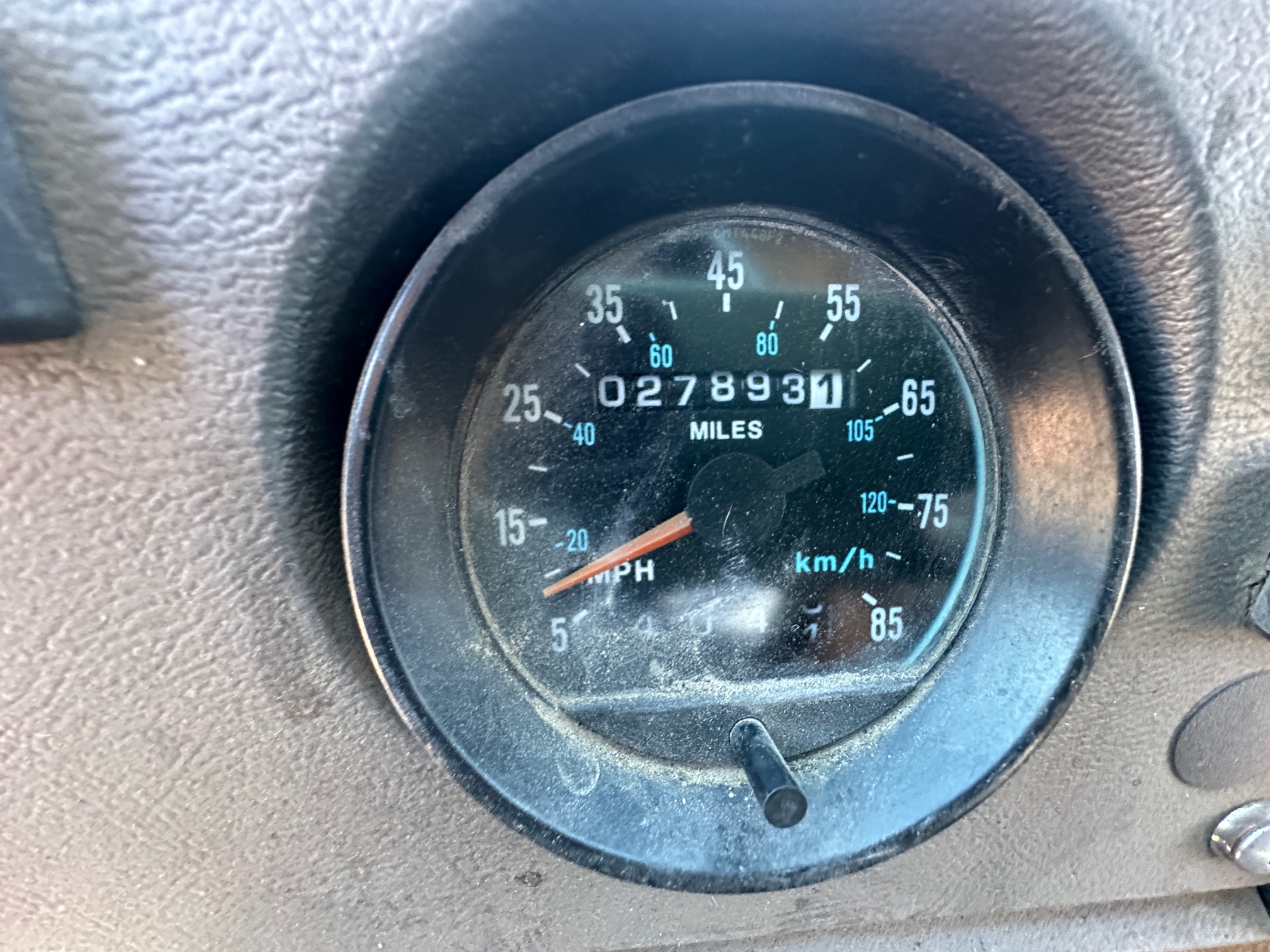 2000 MACK DM690S Conveyor - Image 13