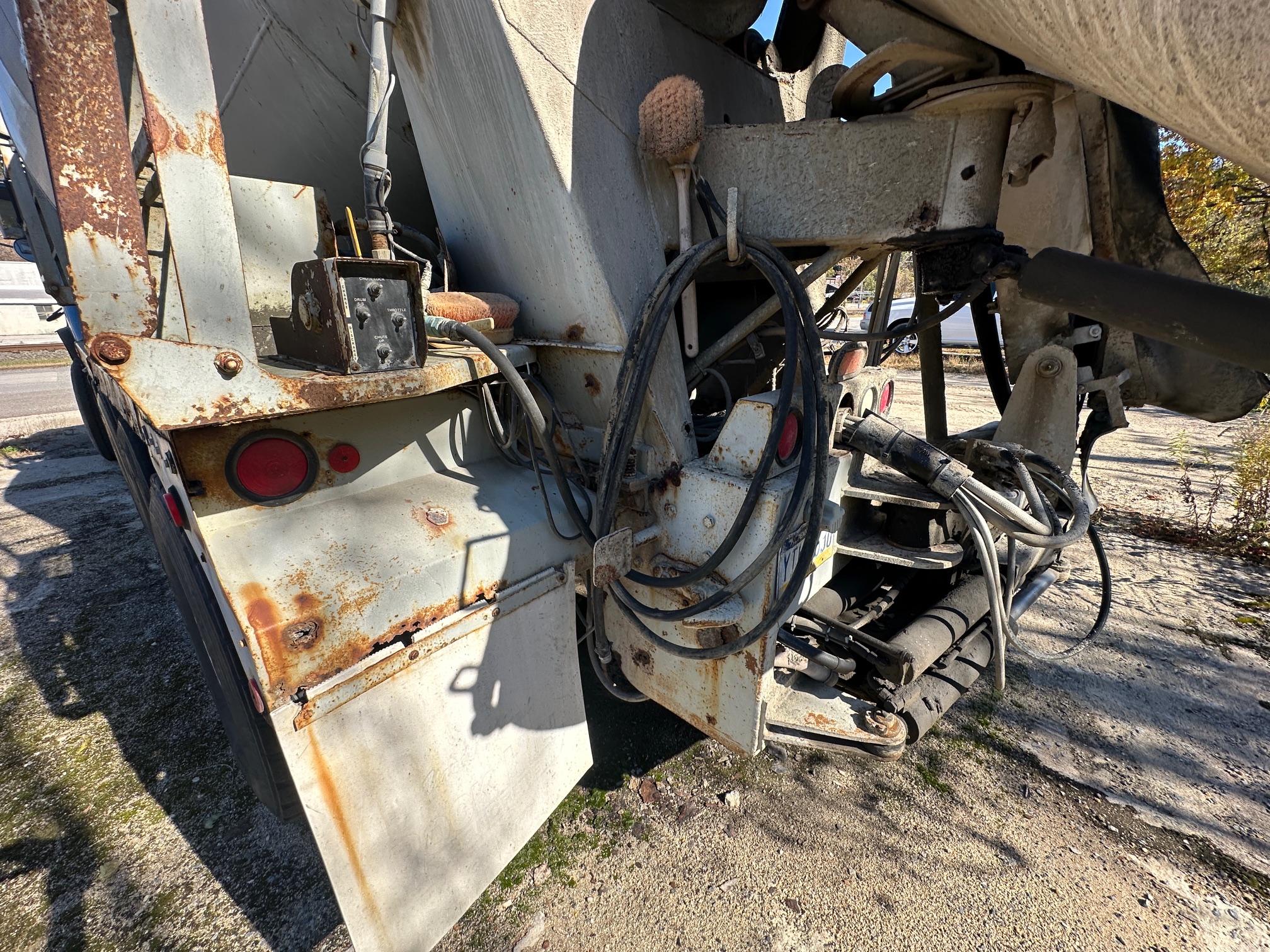 2000 MACK DM690S Conveyor - Image 25