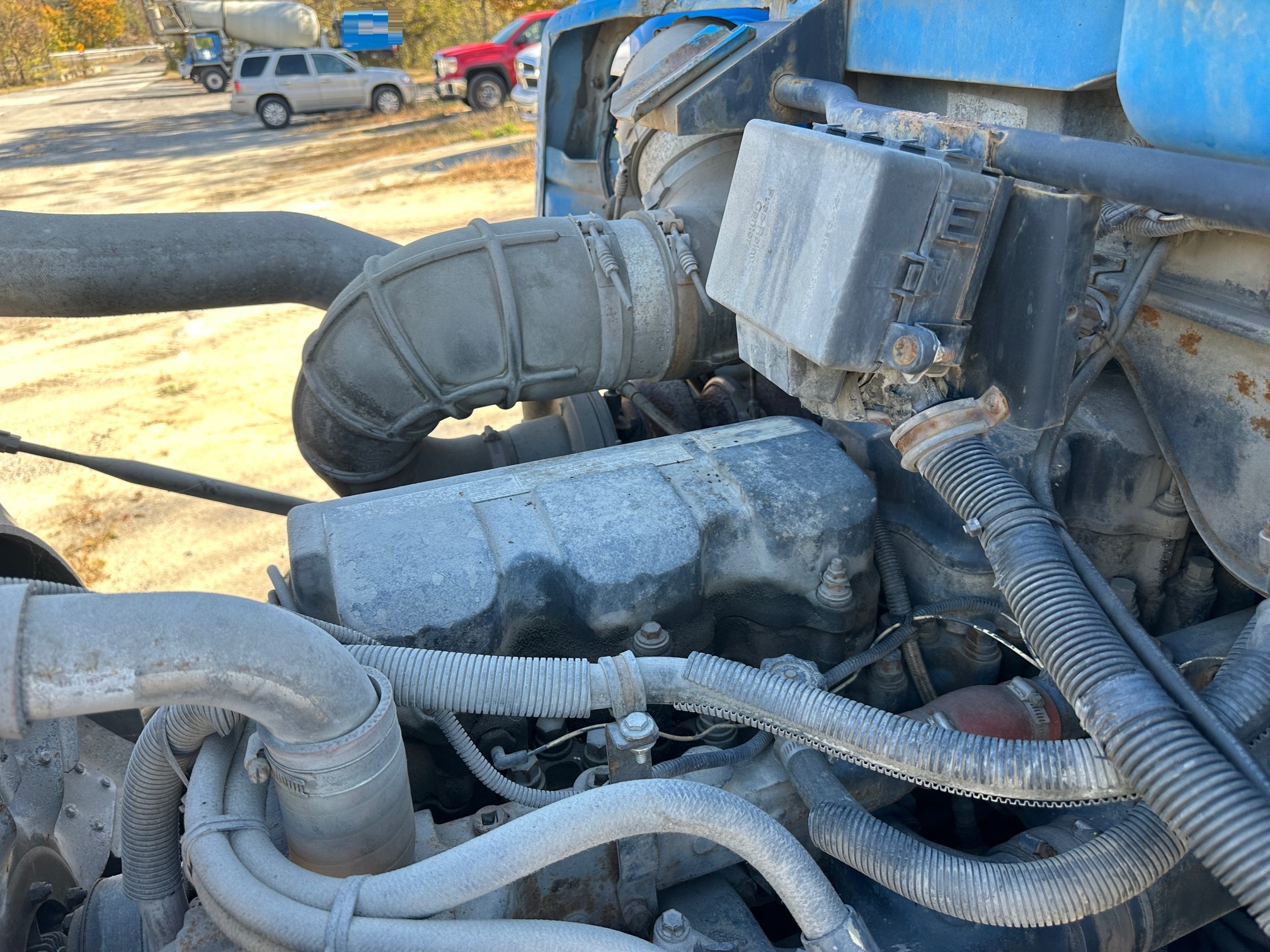 2000 MACK DM690S Conveyor - Image 37