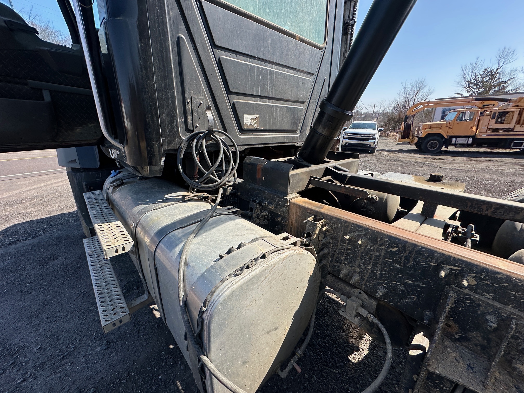 2012 MACK Granite GU713 - Image 26