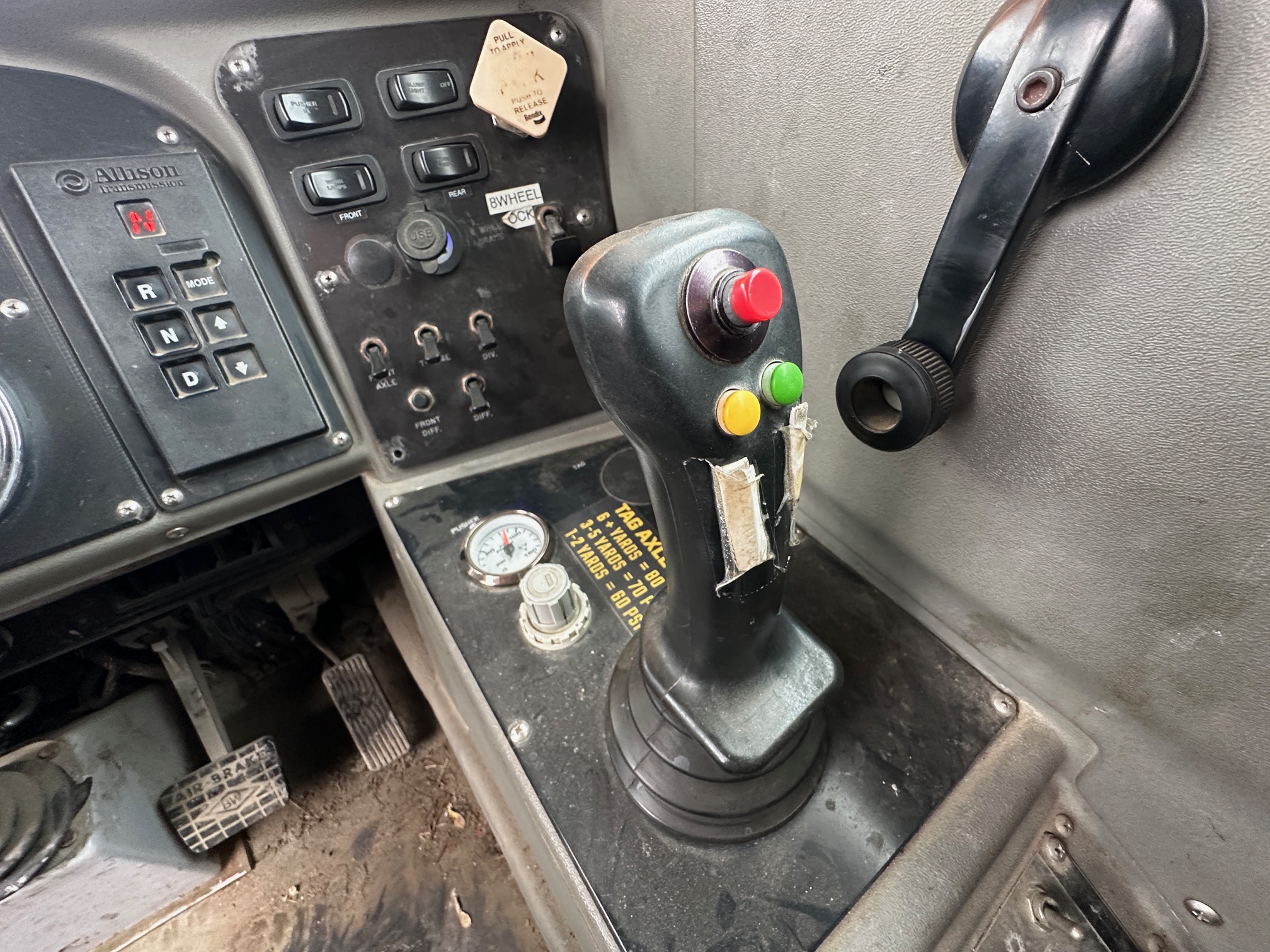 2019 PHOENIX Front Discharge Mixer - Image 43