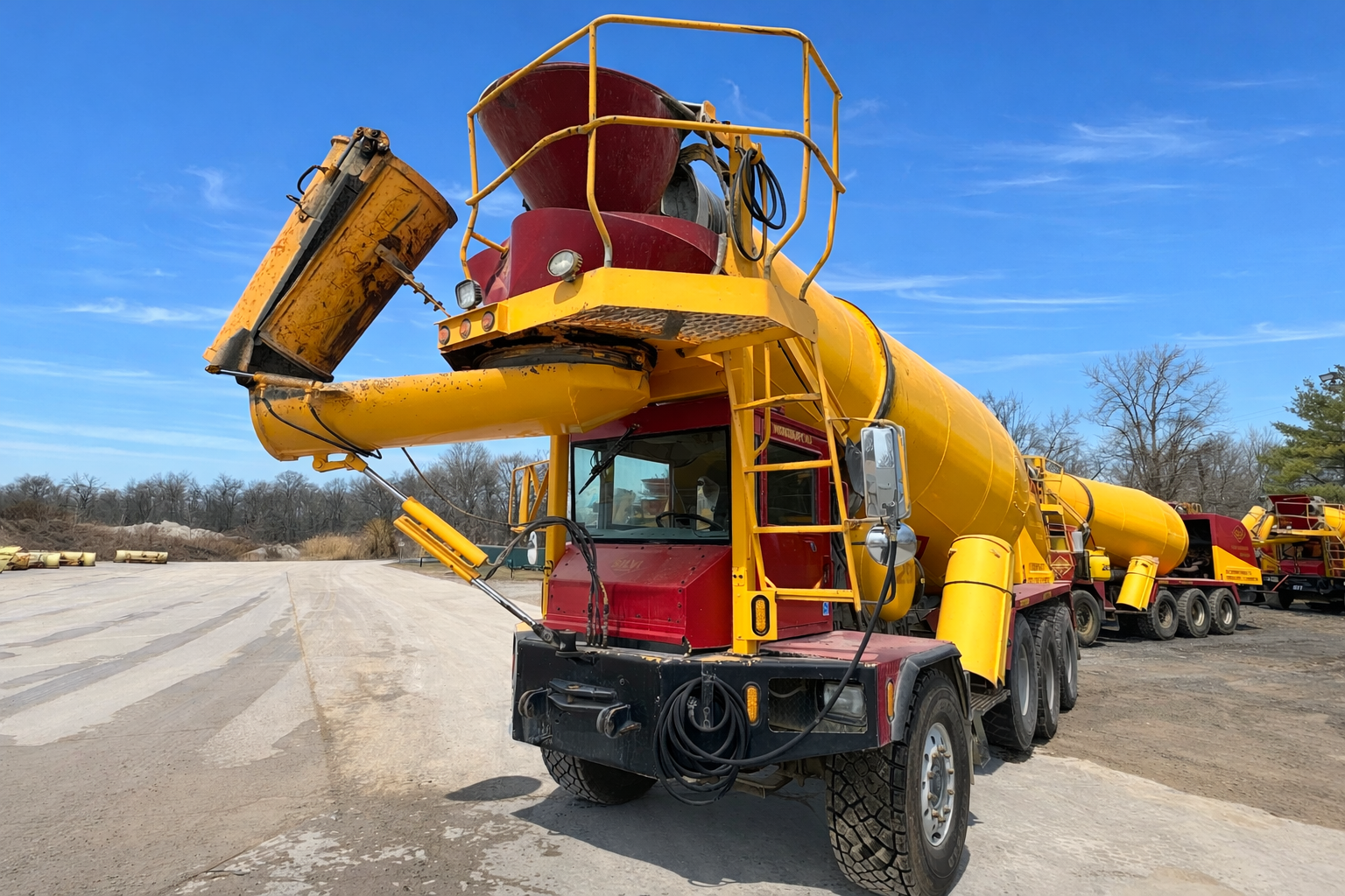 2019 PHOENIX Front Discharge Mixer - Image 2