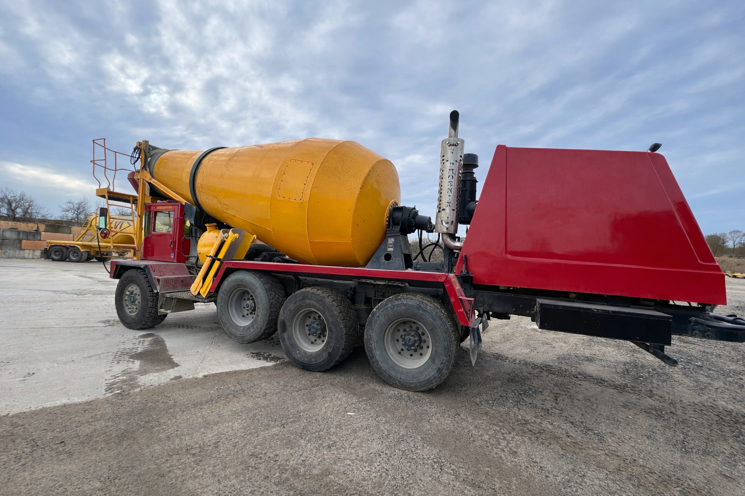 2019 PHOENIX Front Discharge Mixer - Image 9