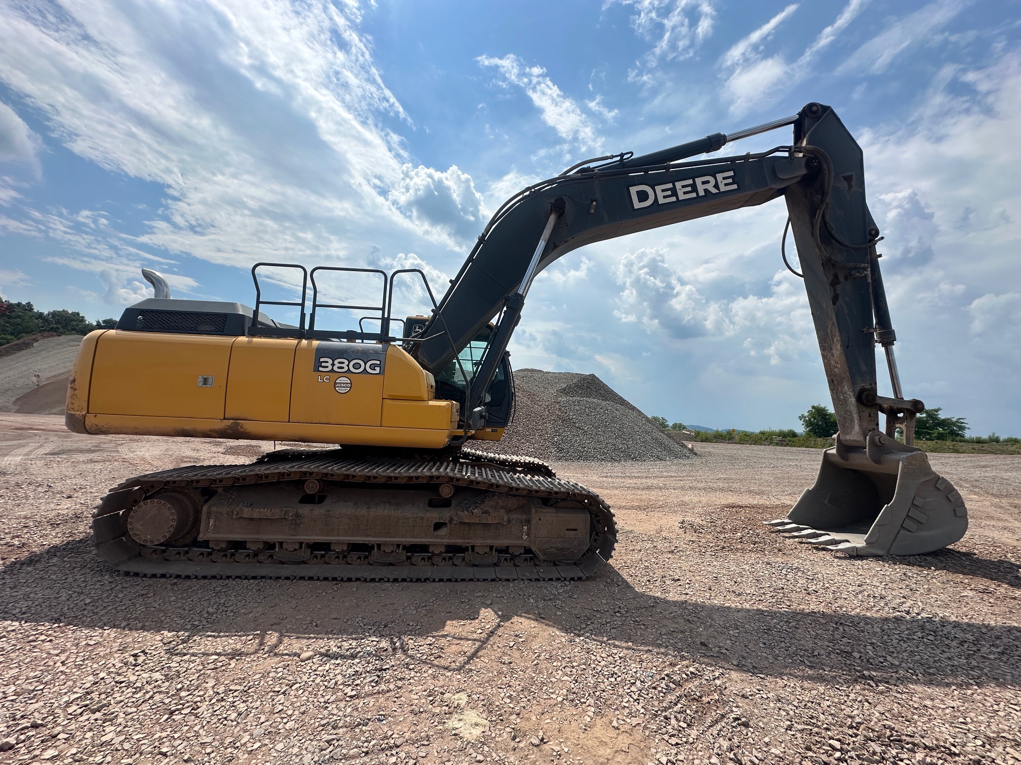 2018 DEERE 380G LC - view 9 of 43