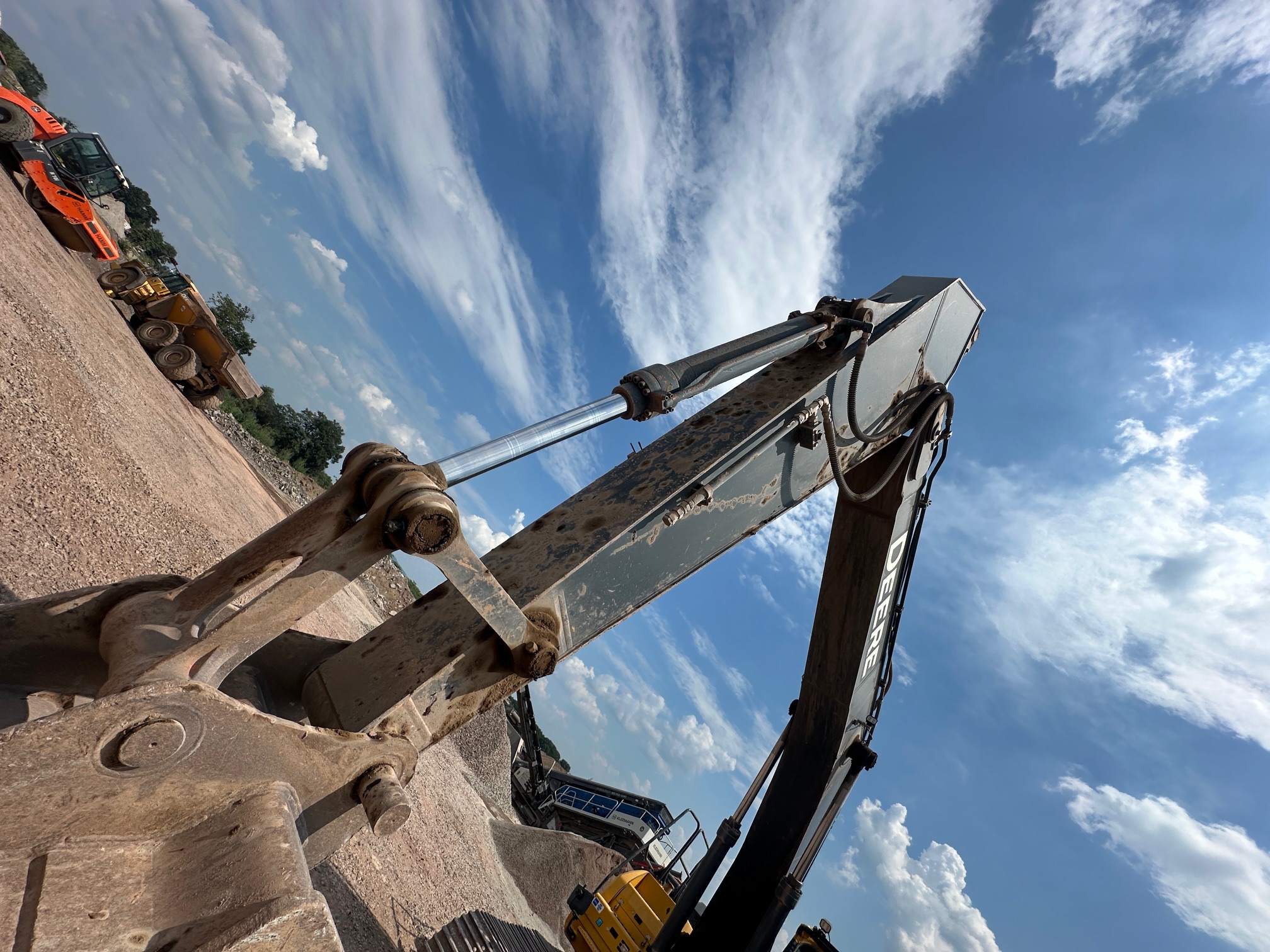 2018 DEERE 380G LC - Image 19