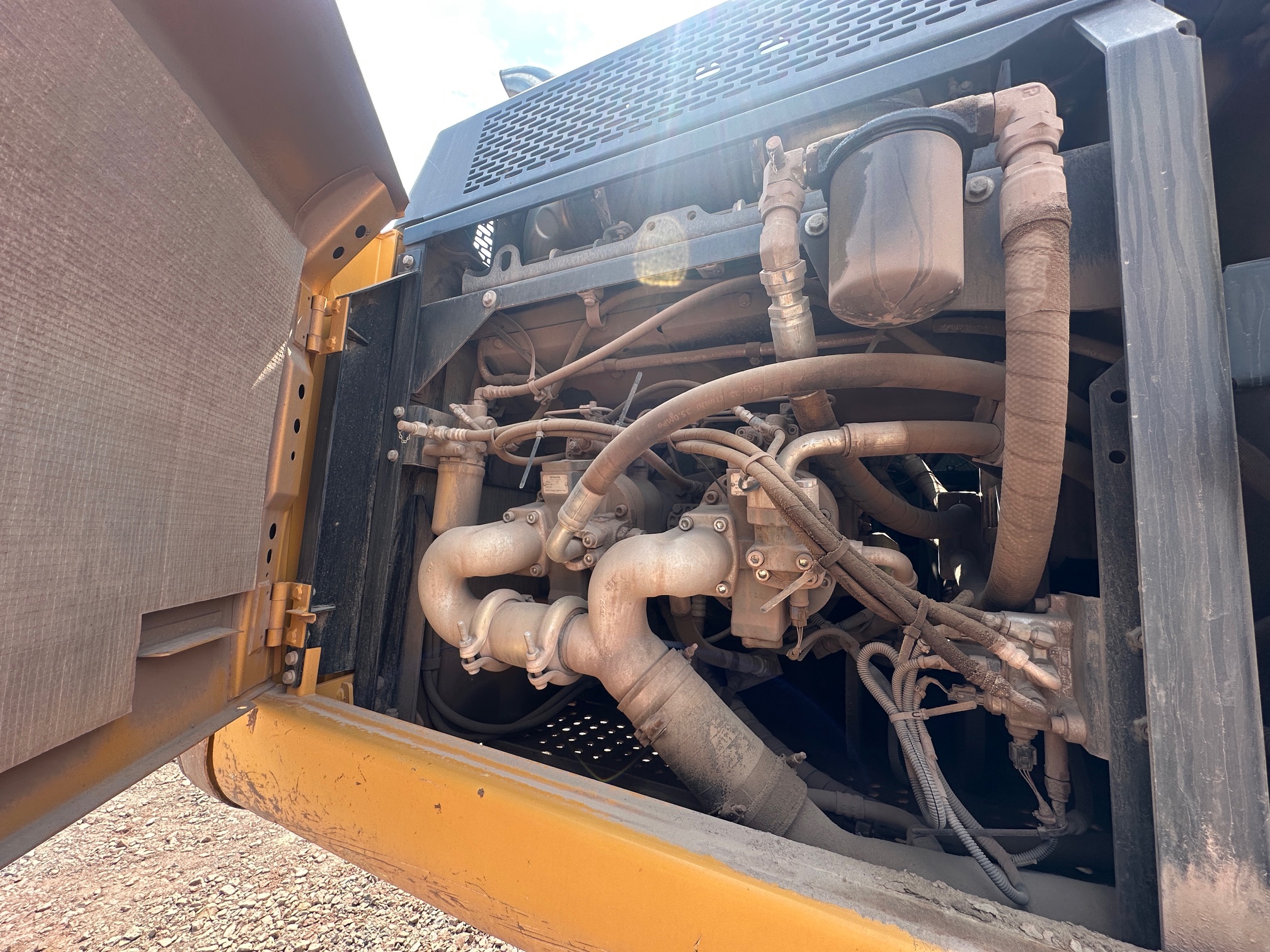 2018 DEERE 380G LC - Image 22