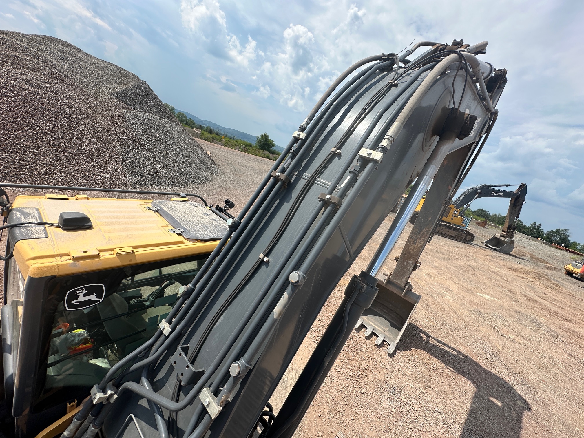 2018 DEERE 380G LC - Image 30