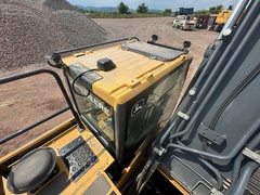 2018 DEERE 380G LC - Image 31