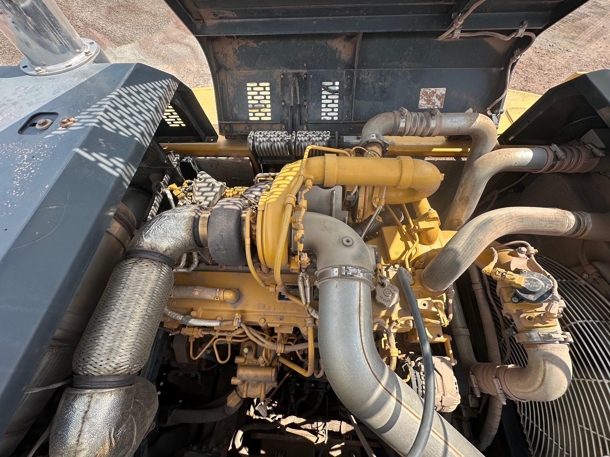 2018 DEERE 380G LC - Image 34