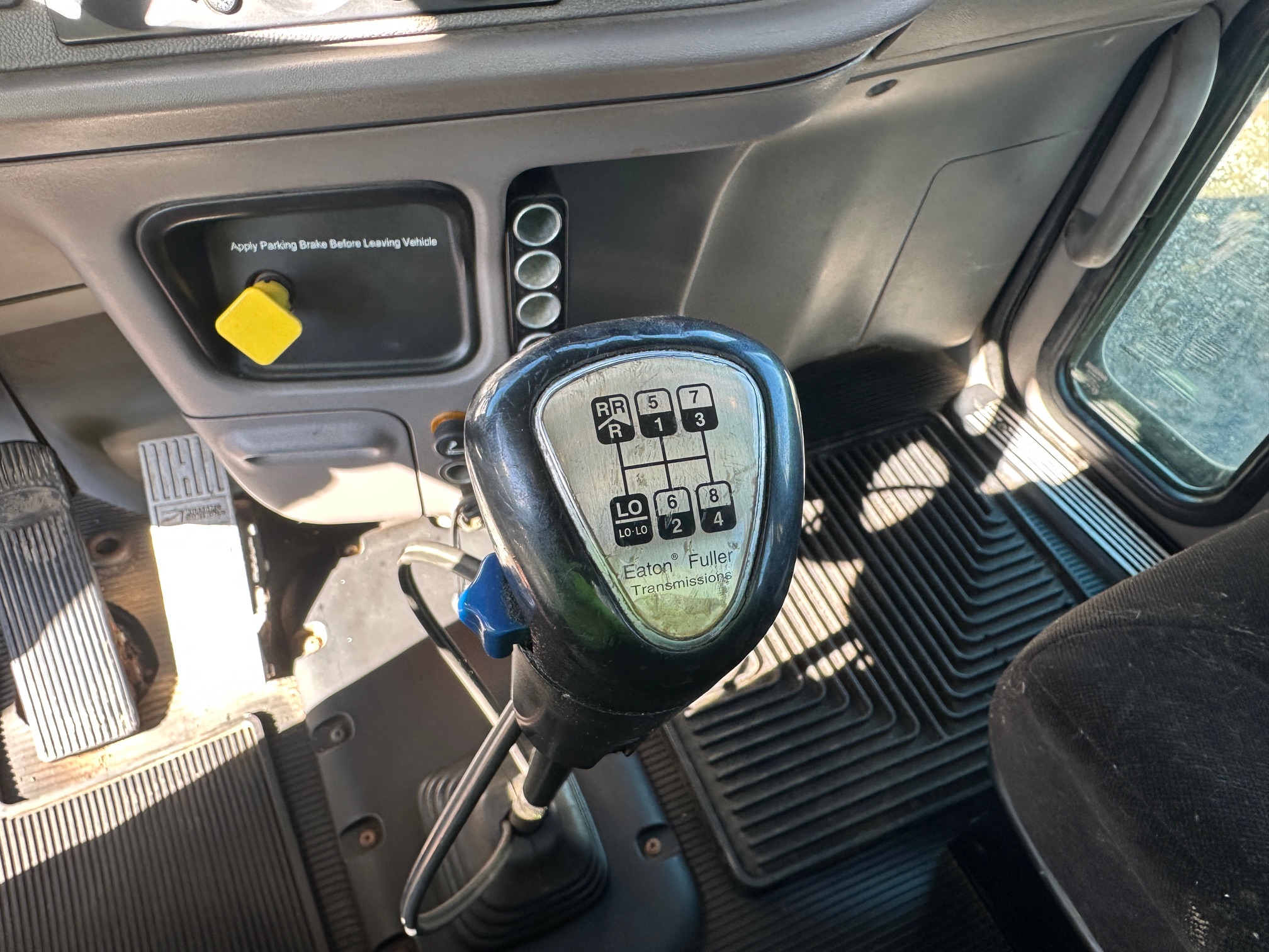 2016 PETERBILT 365 - Image 37