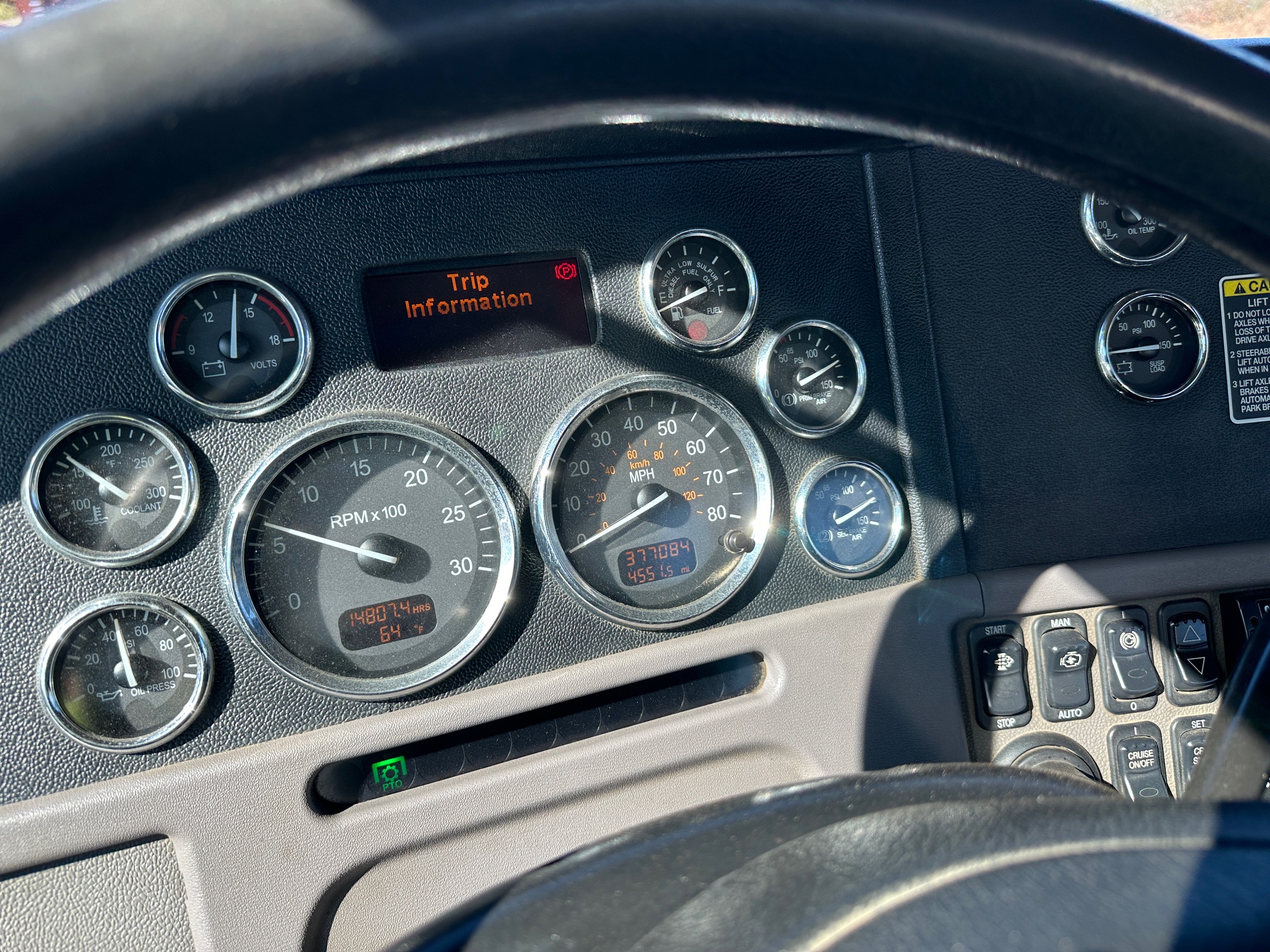 2016 PETERBILT 365 - Image 40