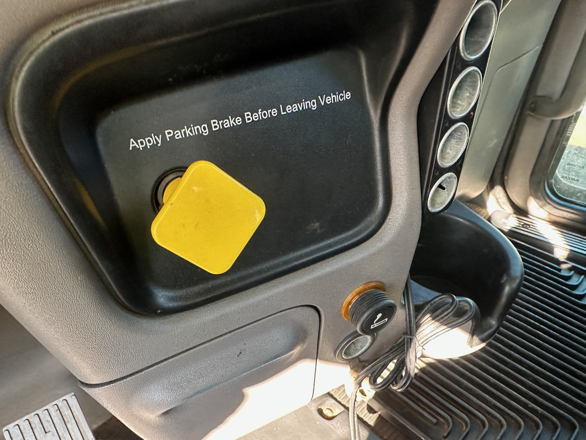 2016 PETERBILT 365 - Image 41