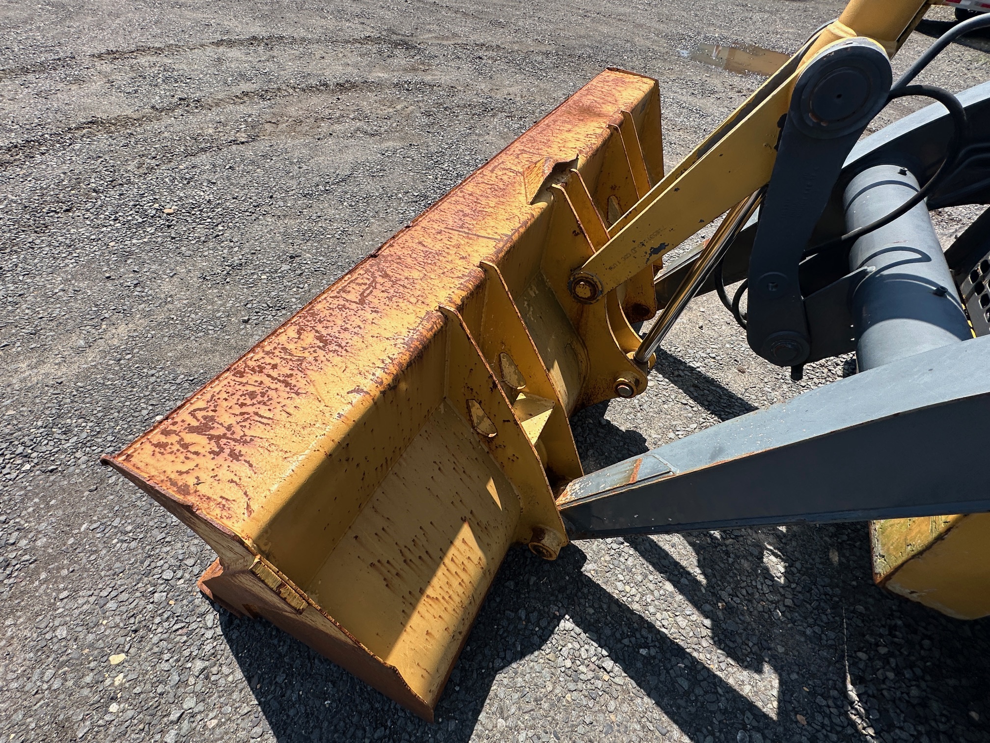 2011 DEERE 310J - Image 25