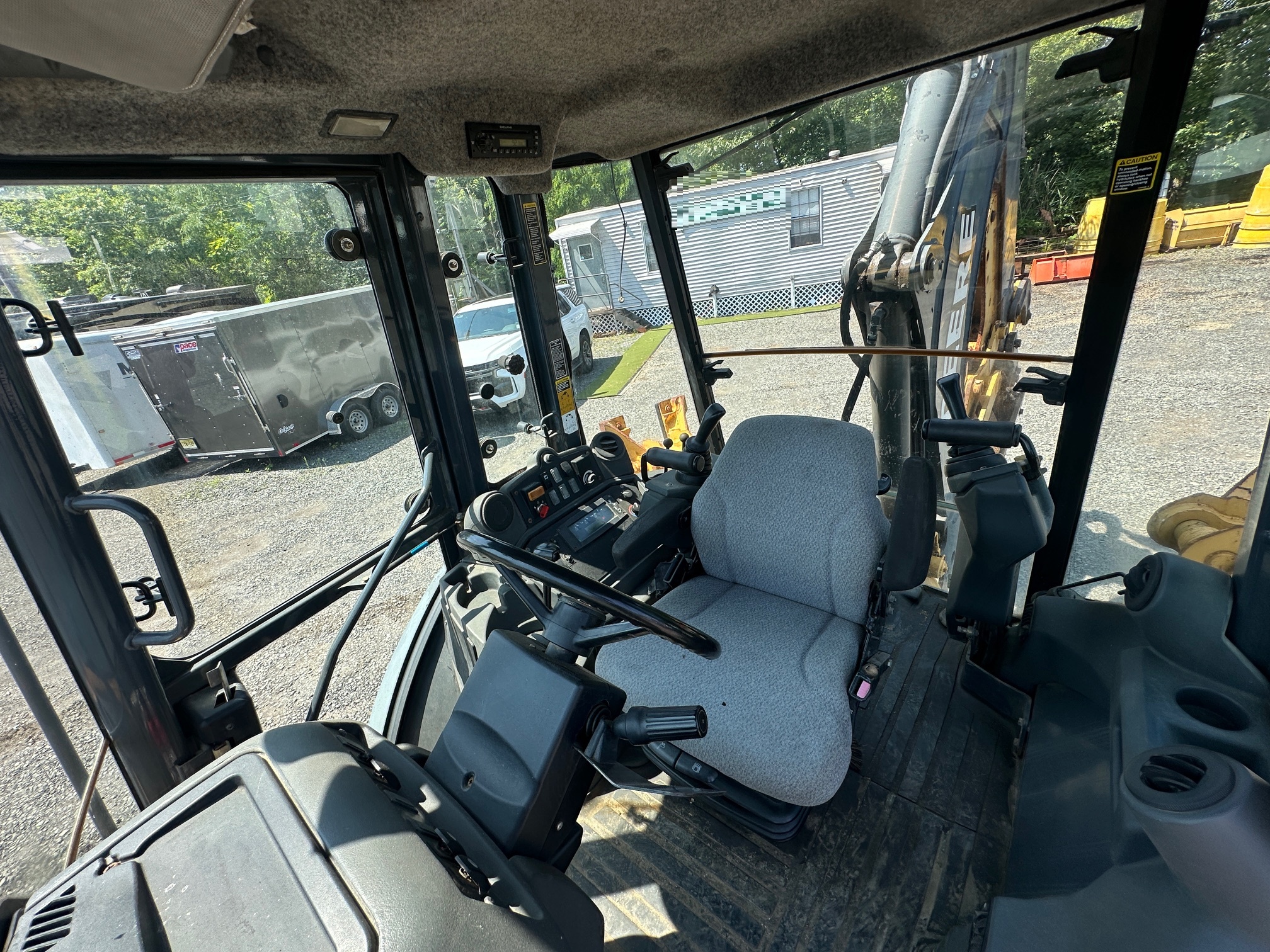 2011 DEERE 310J - Image 31