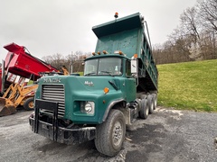 1996 MACK DM690S - Image 2