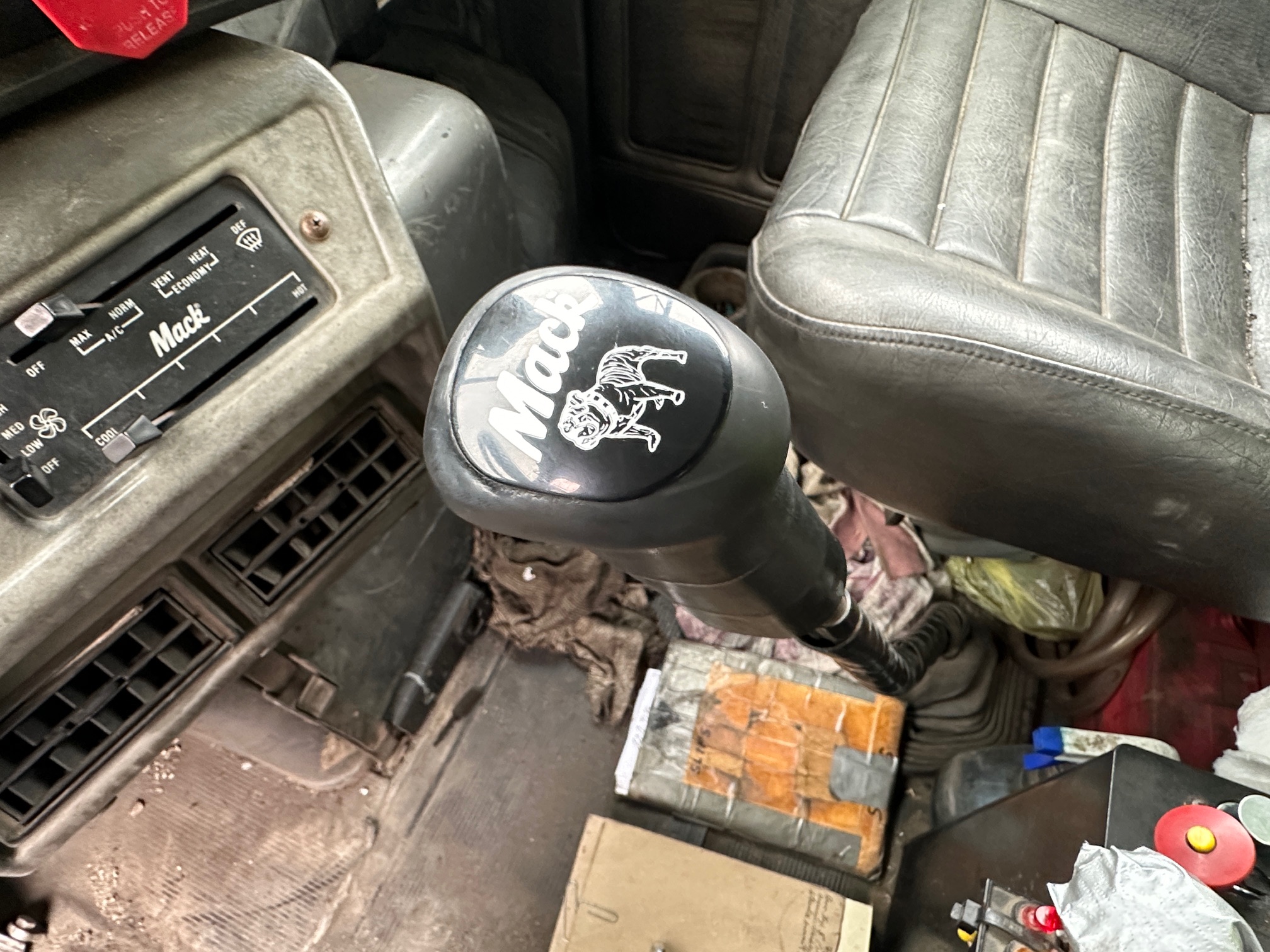 1996 MACK DM690S - Image 22