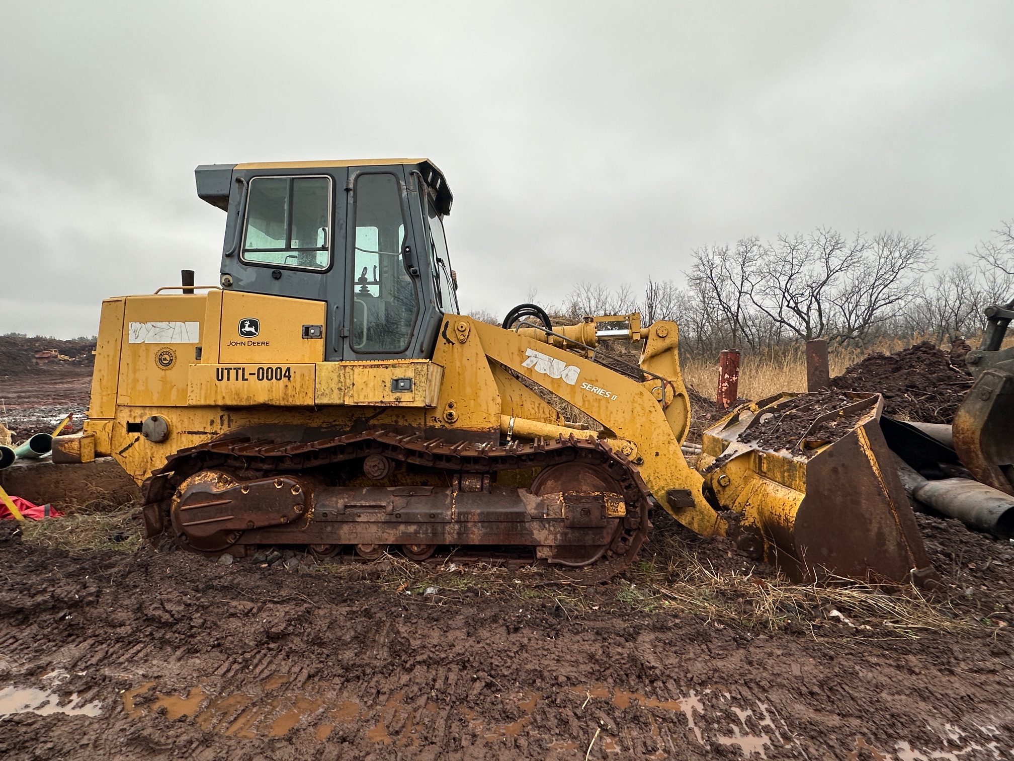 2004 DEERE 755C Series II - view 2 of 51