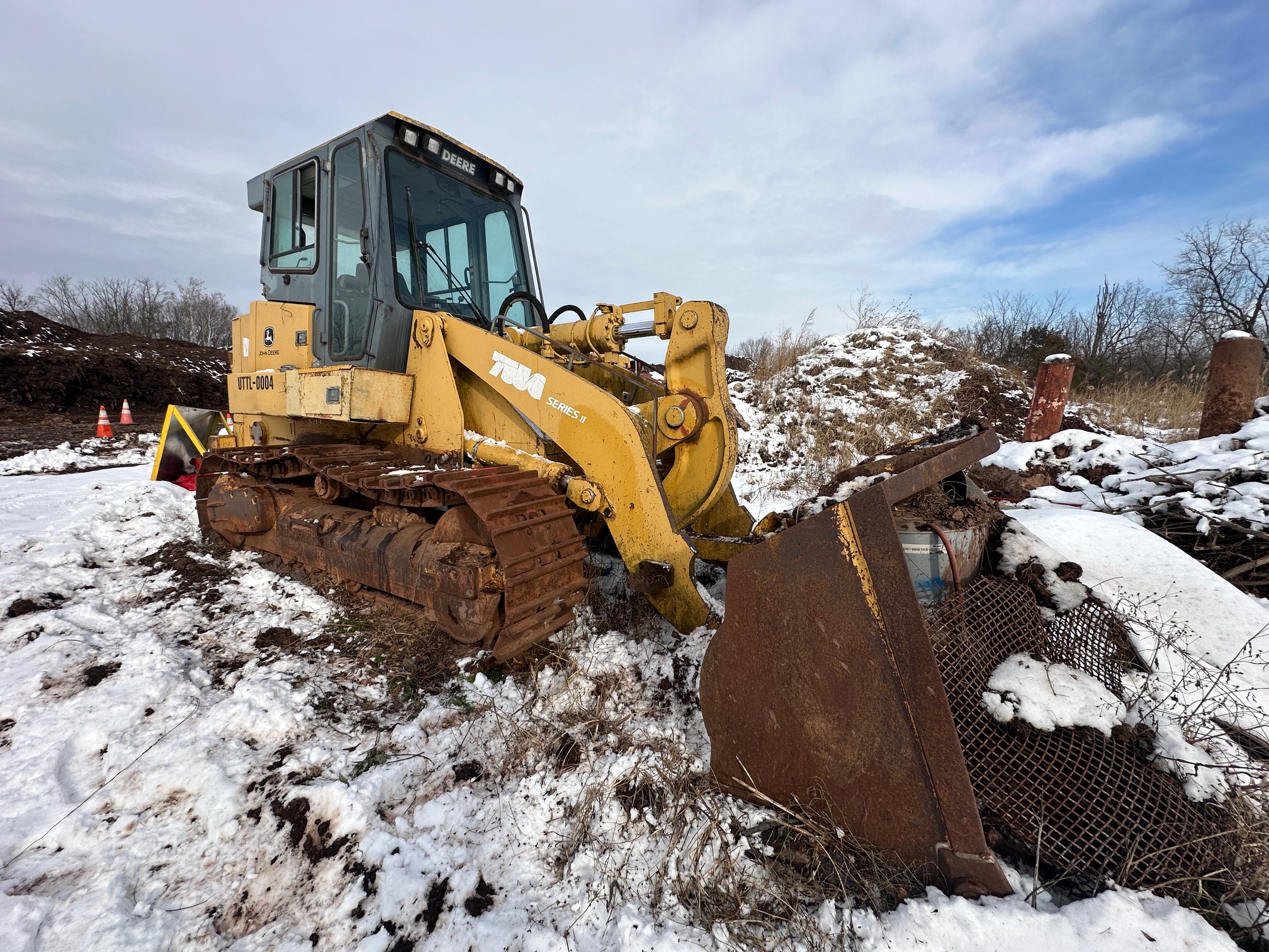 2004 DEERE 755C Series II - Image 2