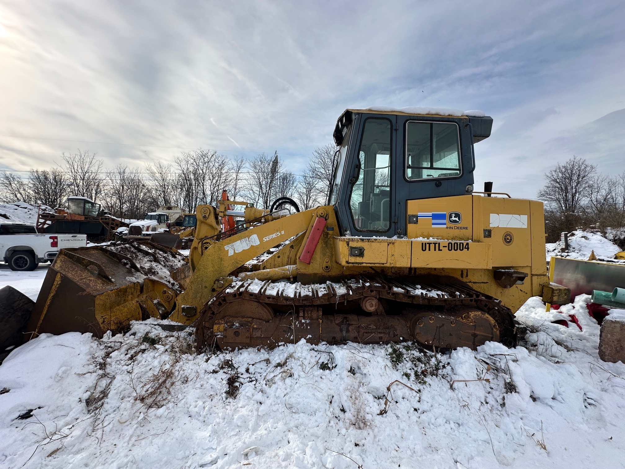 2004 DEERE 755C Series II - Image 3