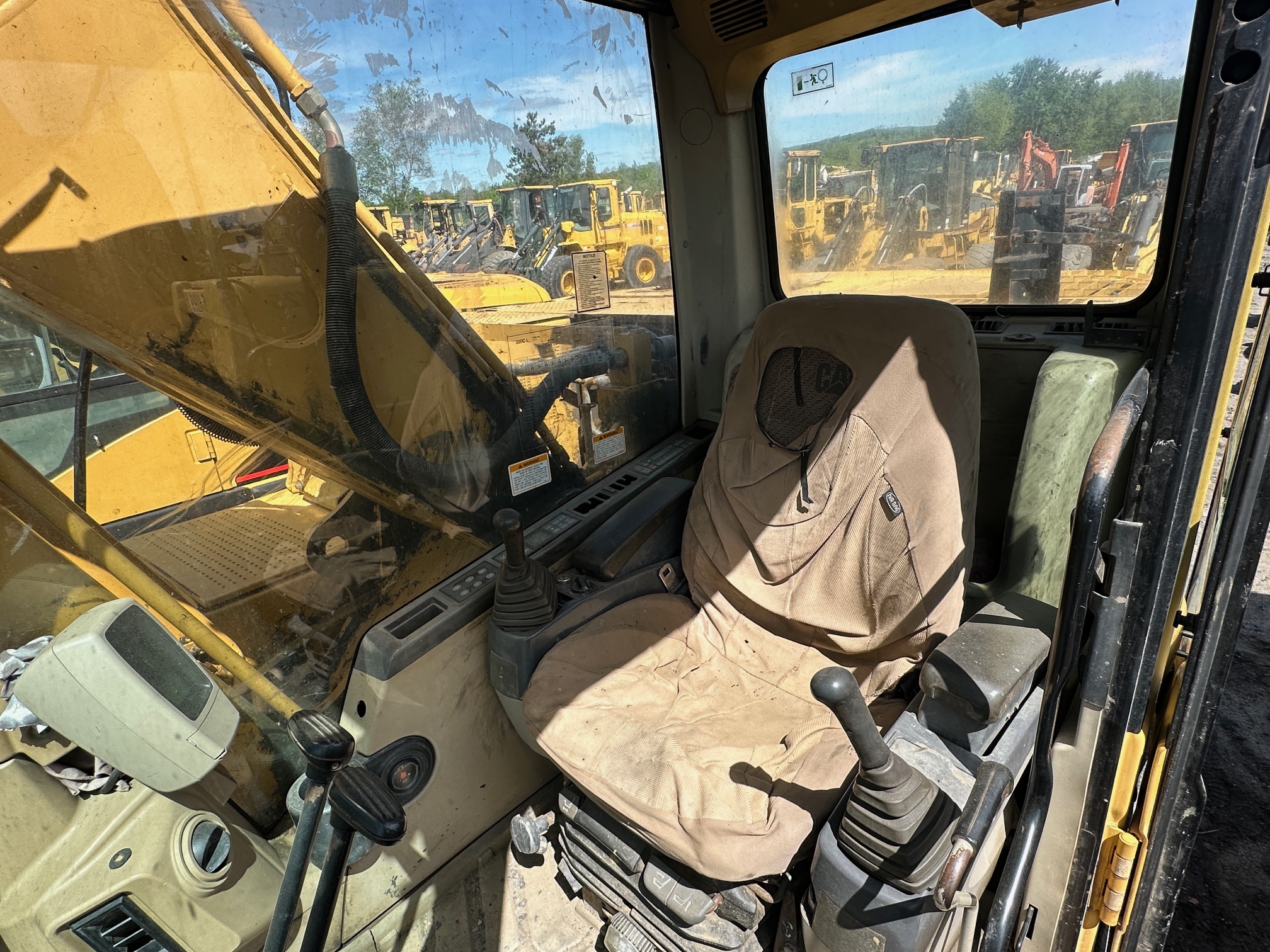 2004 CATERPILLAR 320CL - Image 22