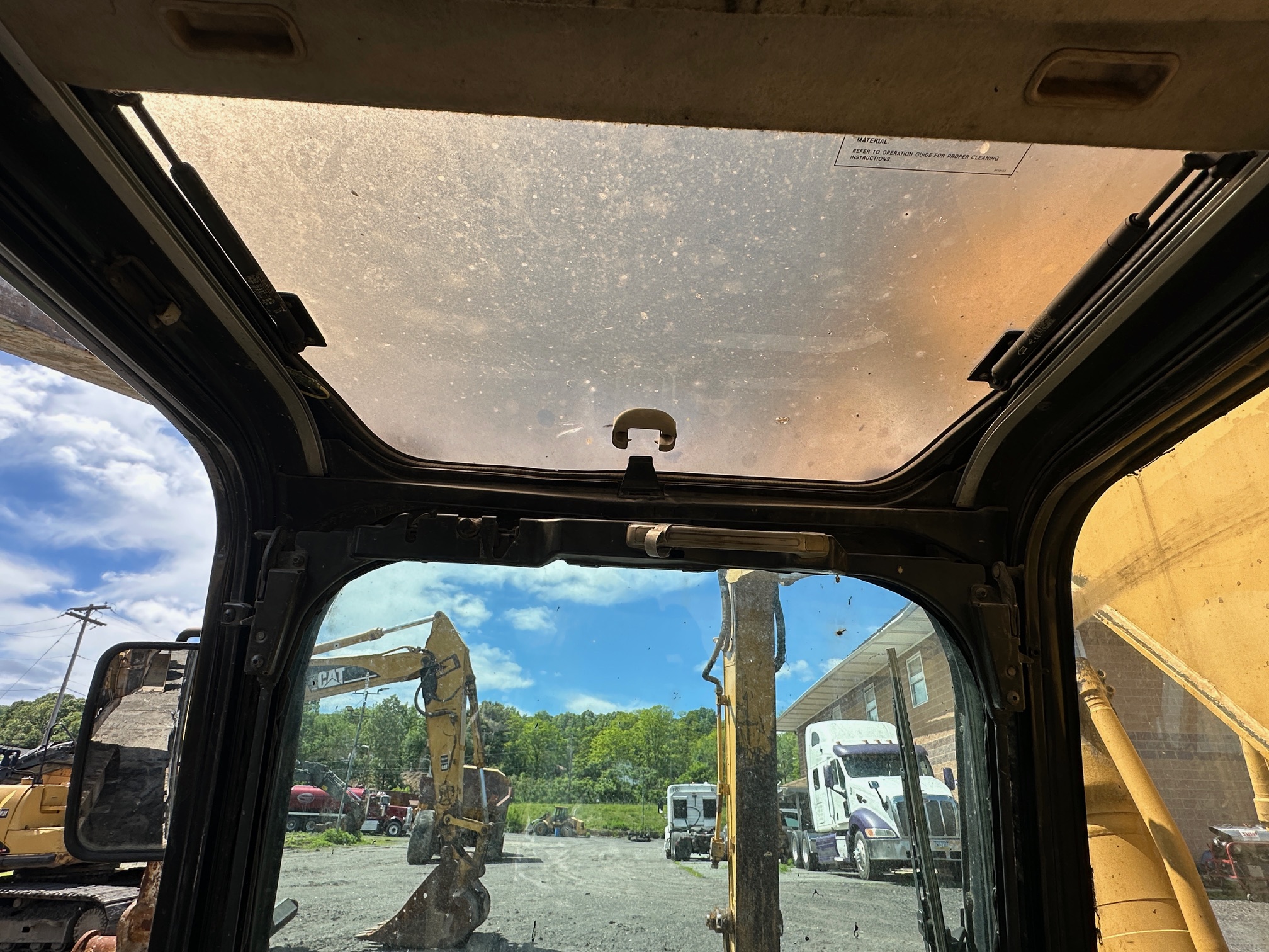 2004 CATERPILLAR 320CL - Image 25