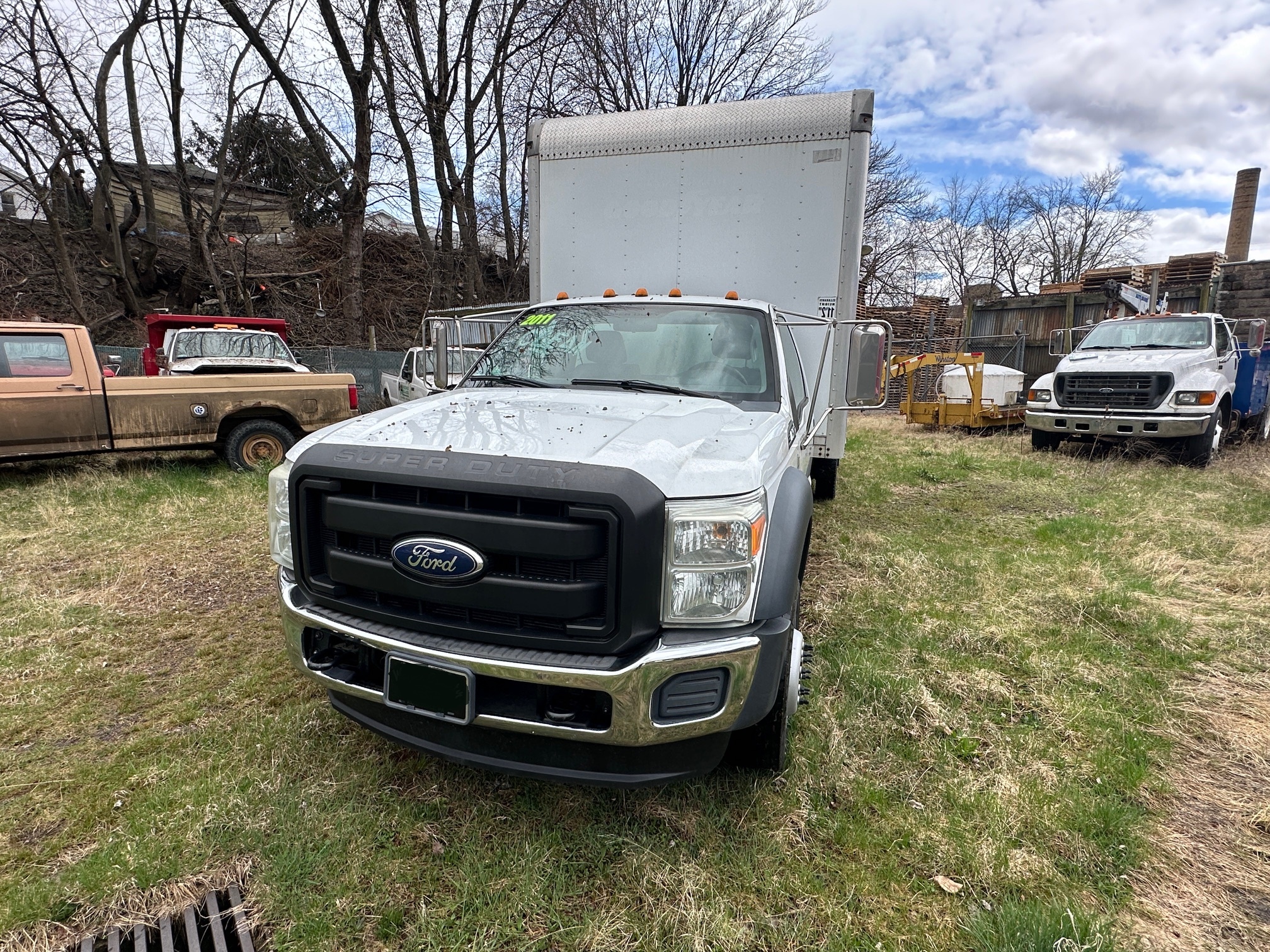 2011 FORD F450 16' Box Truck - view 4 of 38