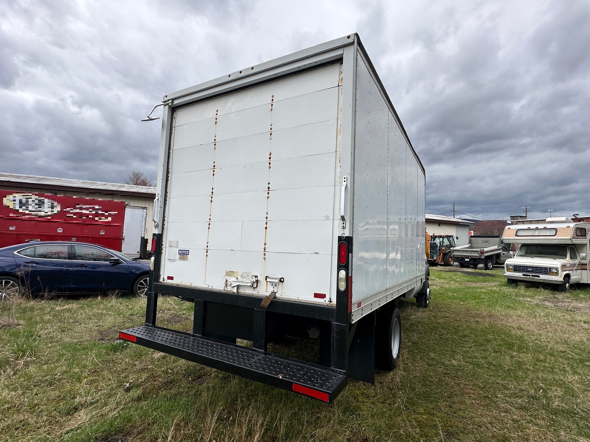 2011 FORD F450 16' Box Truck - view 10 of 38