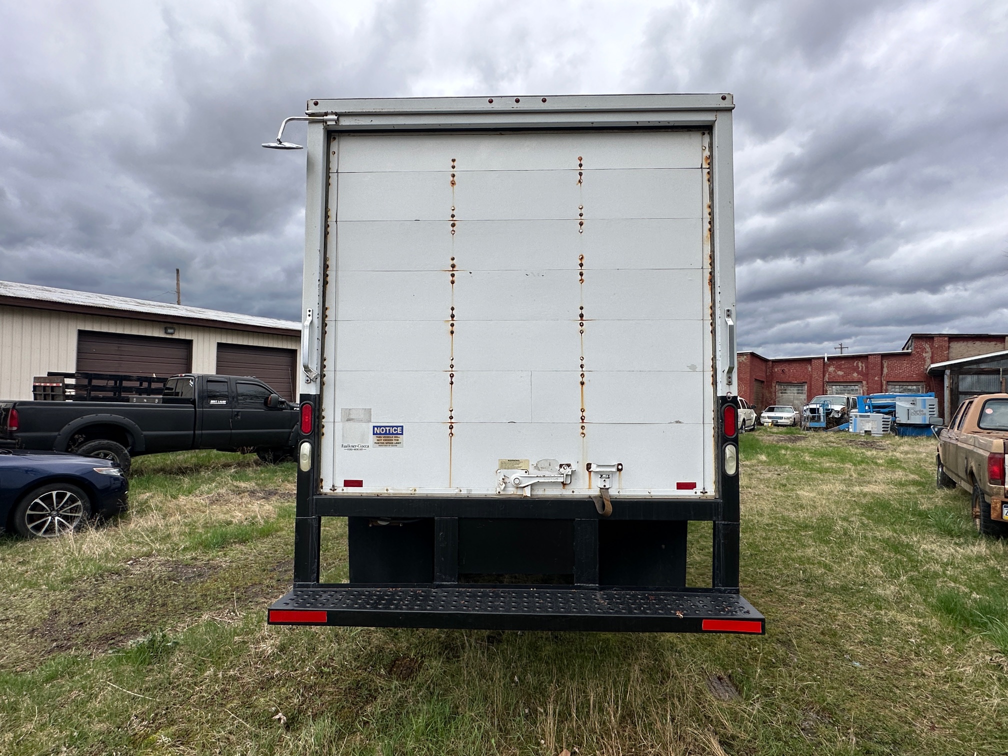 2011 FORD F450 16' Box Truck - view 11 of 38