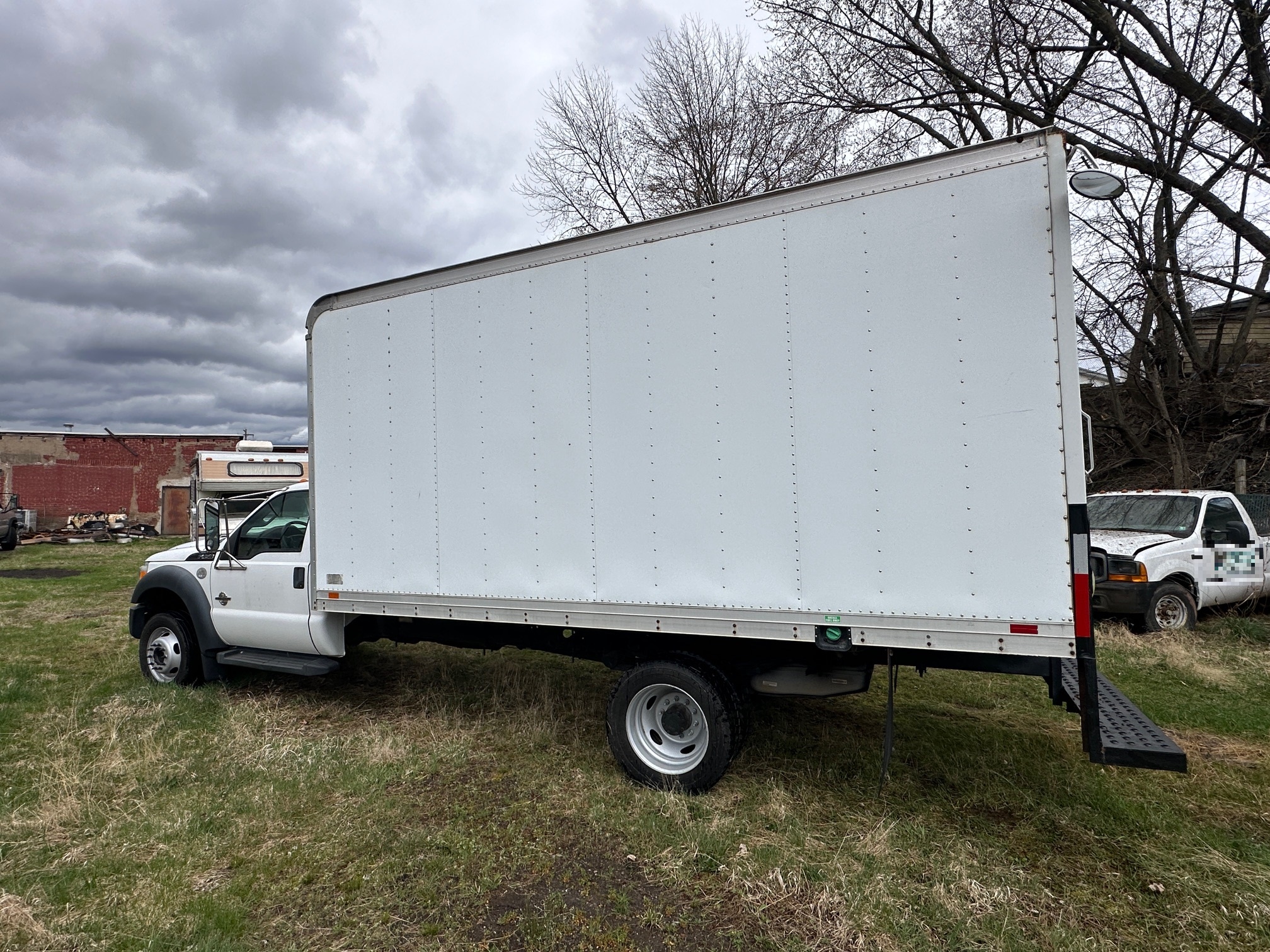 2011 FORD F450 16' Box Truck - view 14 of 38