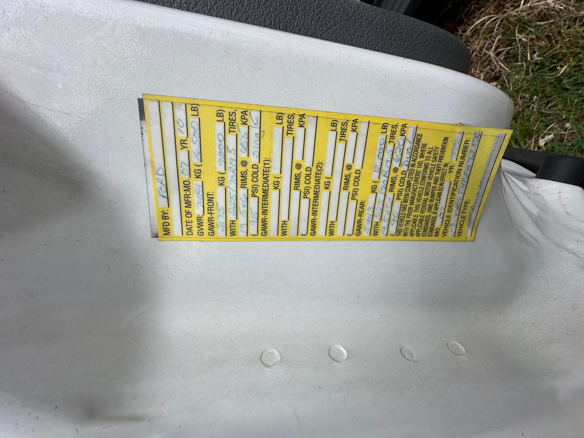 2011 FORD F450 16' Box Truck - Image 27