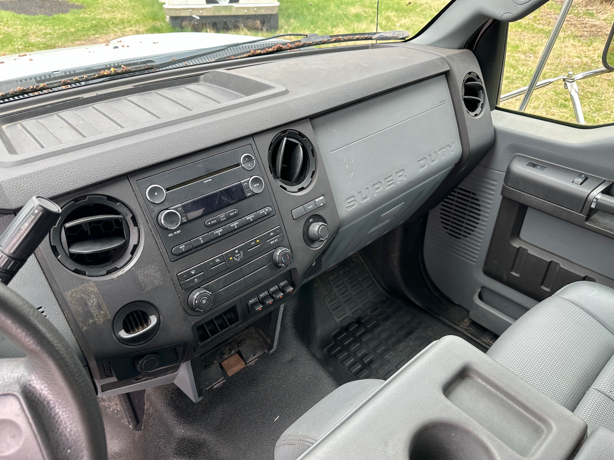 2011 FORD F450 16' Box Truck - Image 31