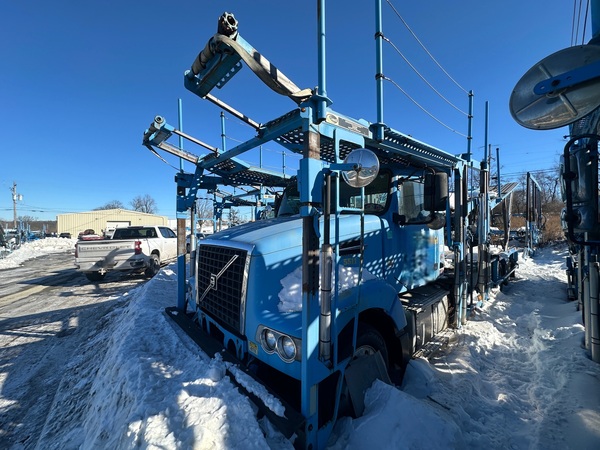 2015 VOLVO VAH Car Hauler
