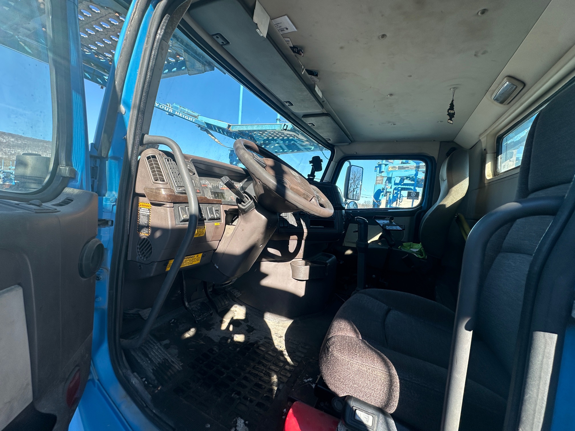 2015 VOLVO VAH Car Hauler - view 9 of 19