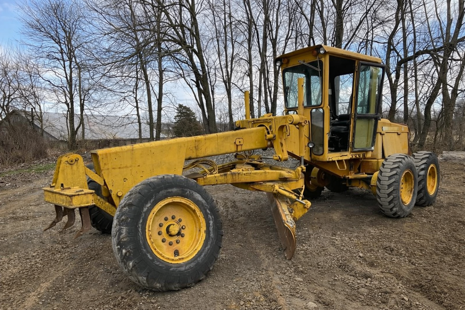 1979 DEERE 570A - view 2 of 30