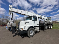 2004 VOLVO 17.5T Crane - Image 1