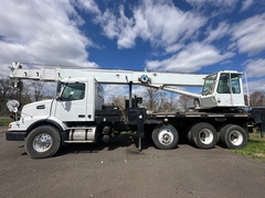 2004 VOLVO 17.5T Crane - Image 2