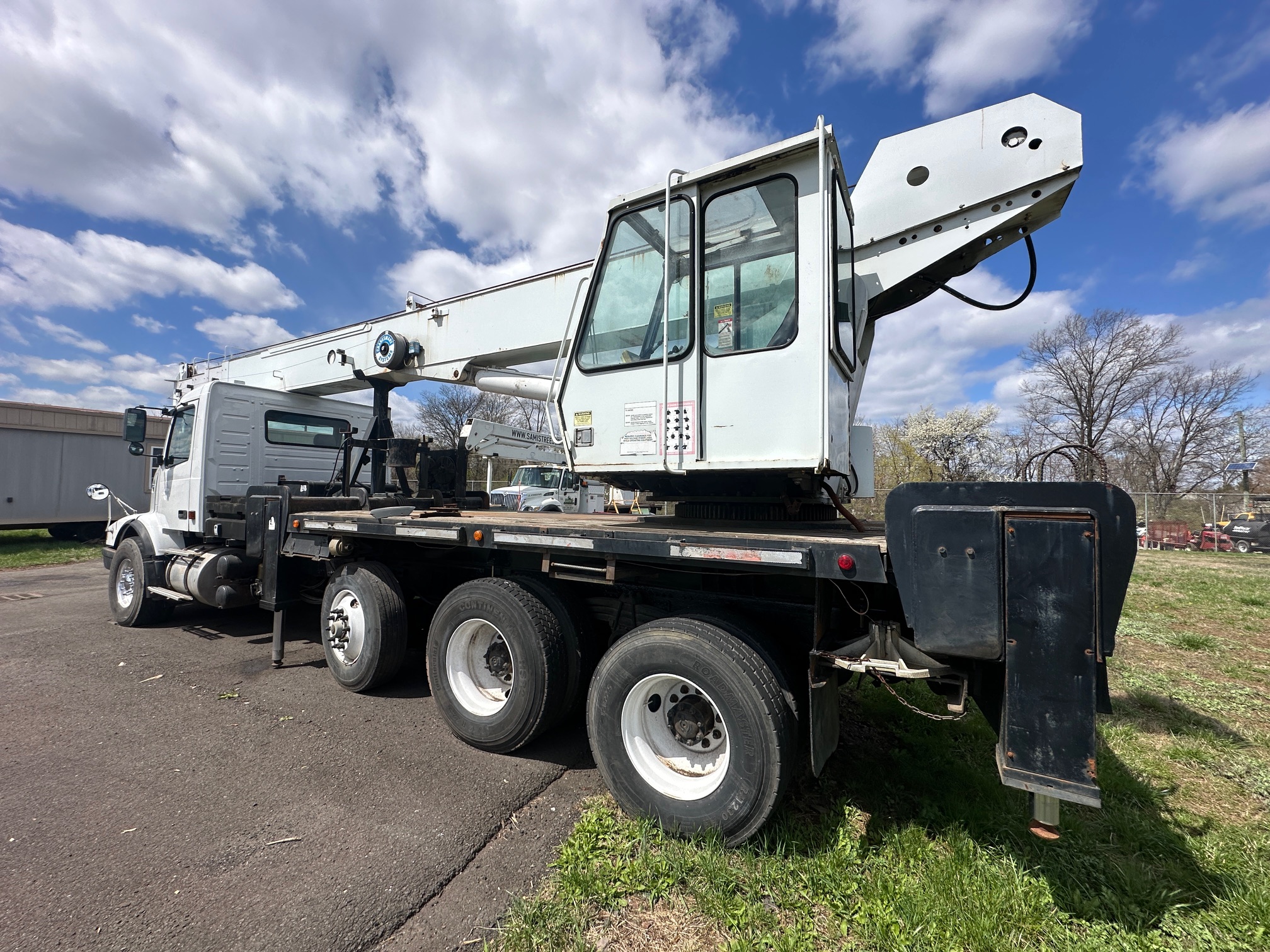 2004 VOLVO 17.5T Crane - view 3 of 53