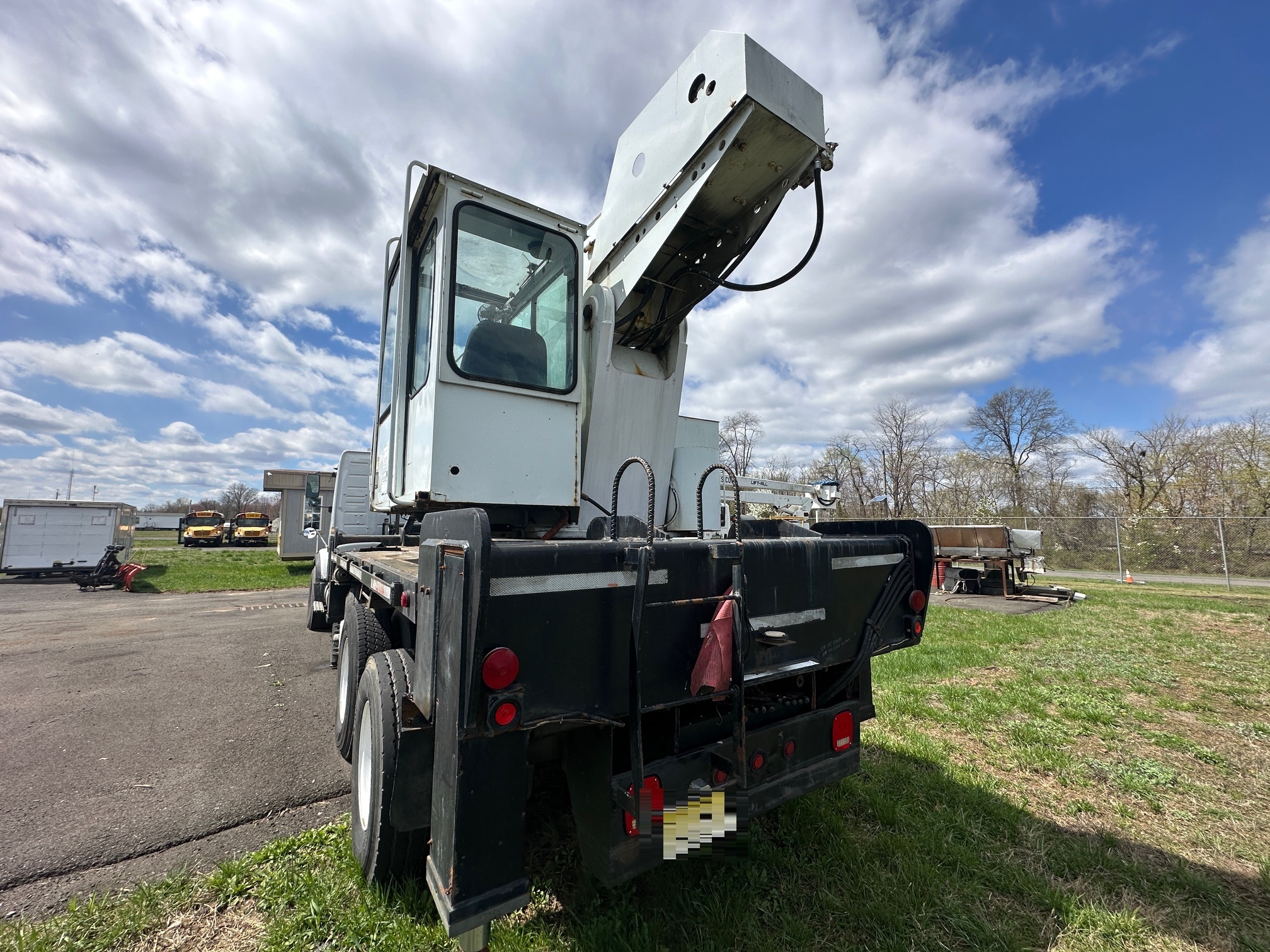 2004 VOLVO 17.5T Crane - view 4 of 53