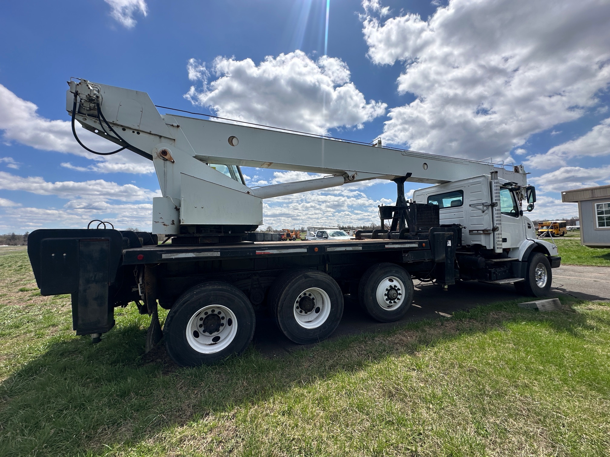 2004 VOLVO 17.5T Crane - view 7 of 53