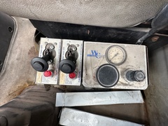 2004 VOLVO 17.5T Crane - Image 13