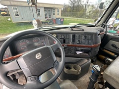 2004 VOLVO 17.5T Crane - Image 15