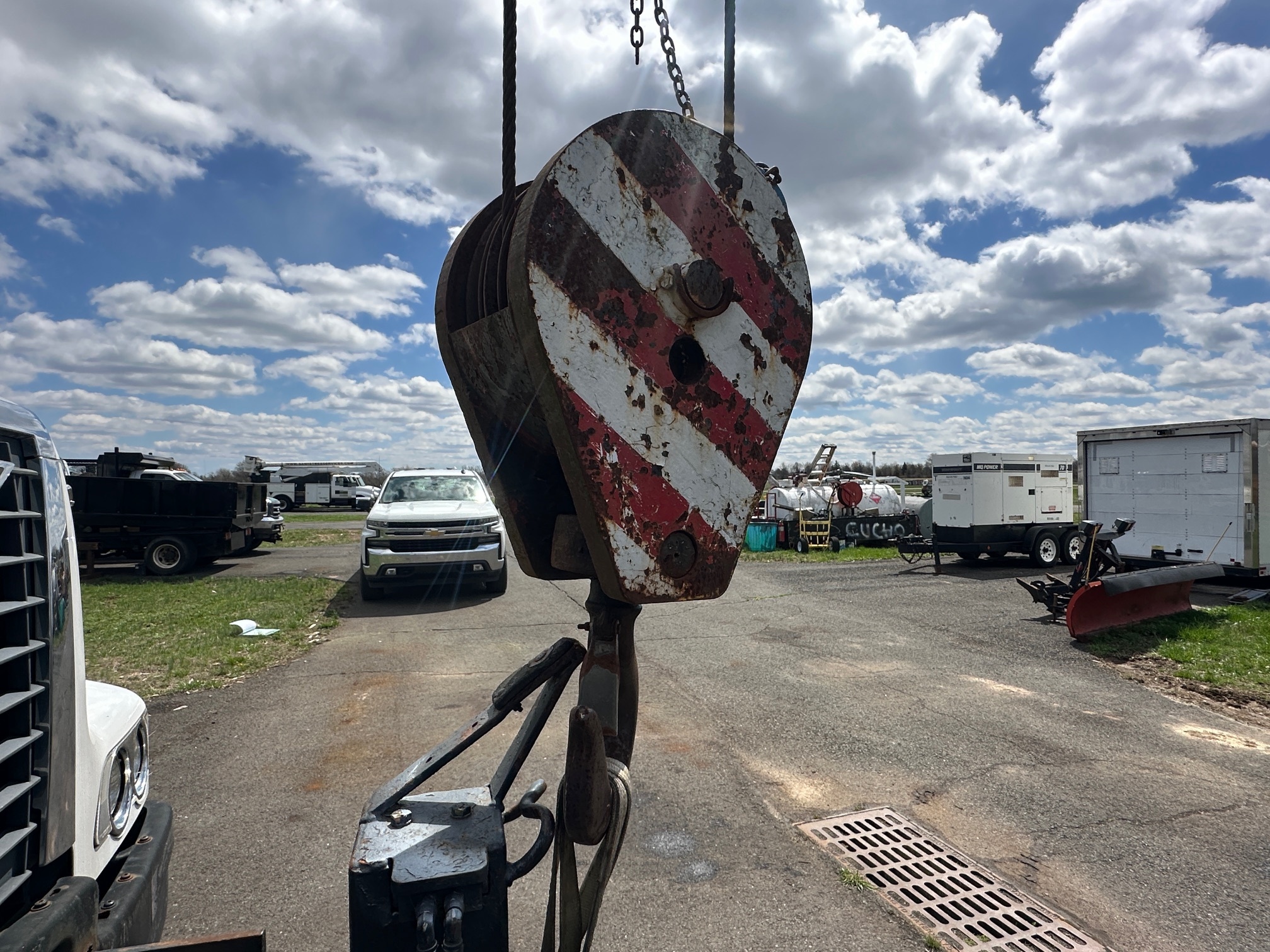 2004 VOLVO 17.5T Crane - Image 17