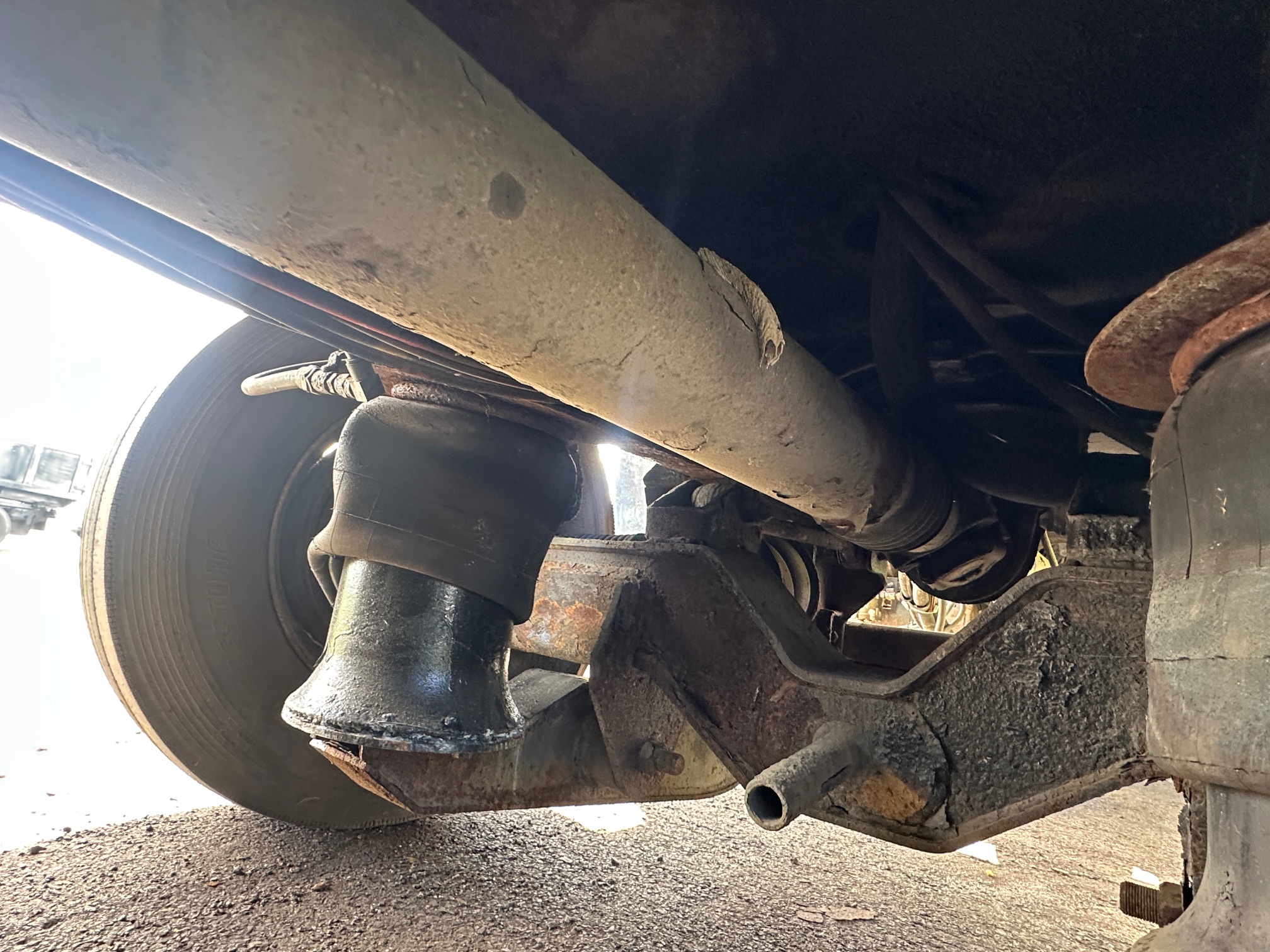 2004 VOLVO 17.5T Crane - Image 19