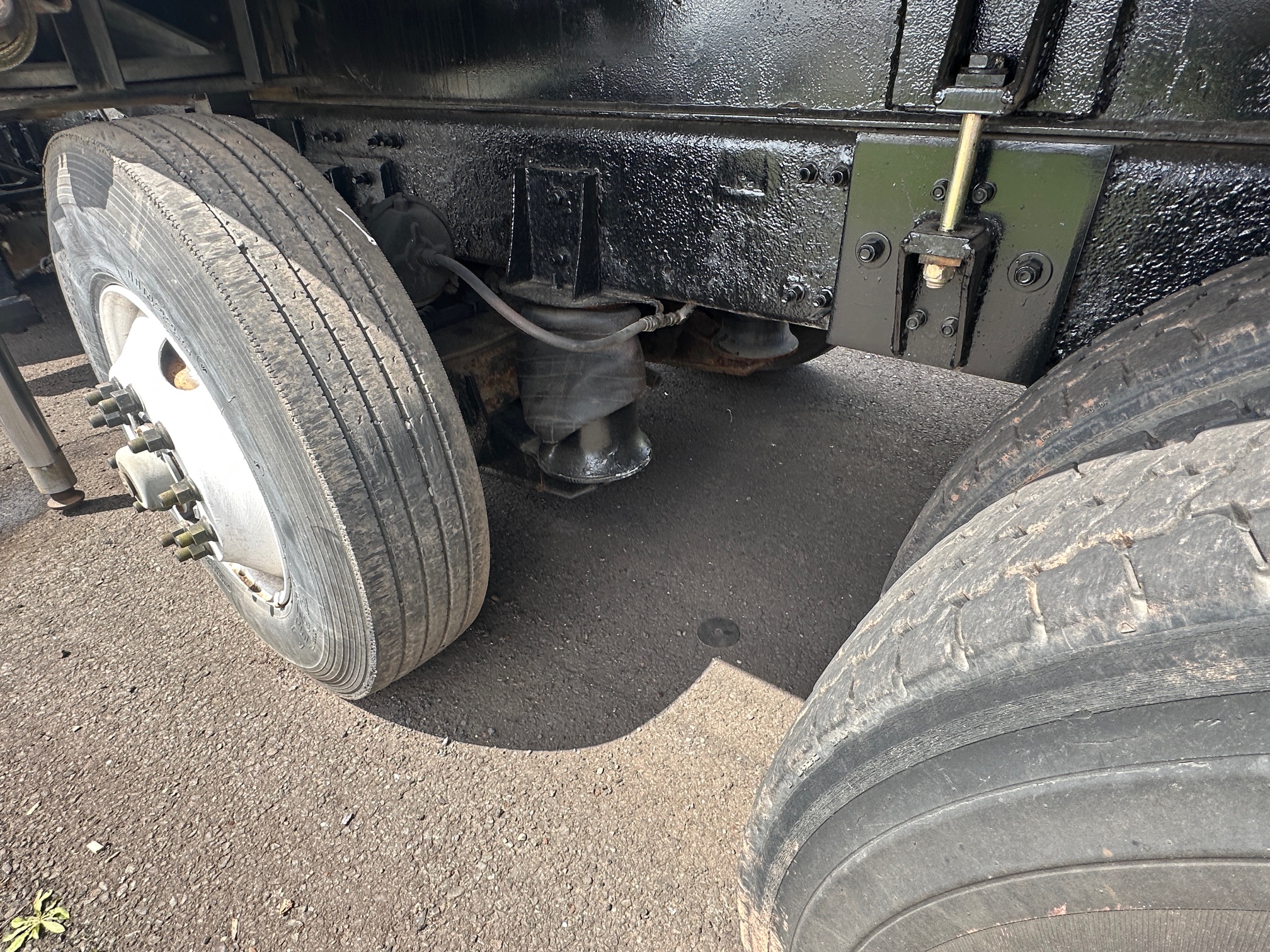 2004 VOLVO 17.5T Crane - Image 23