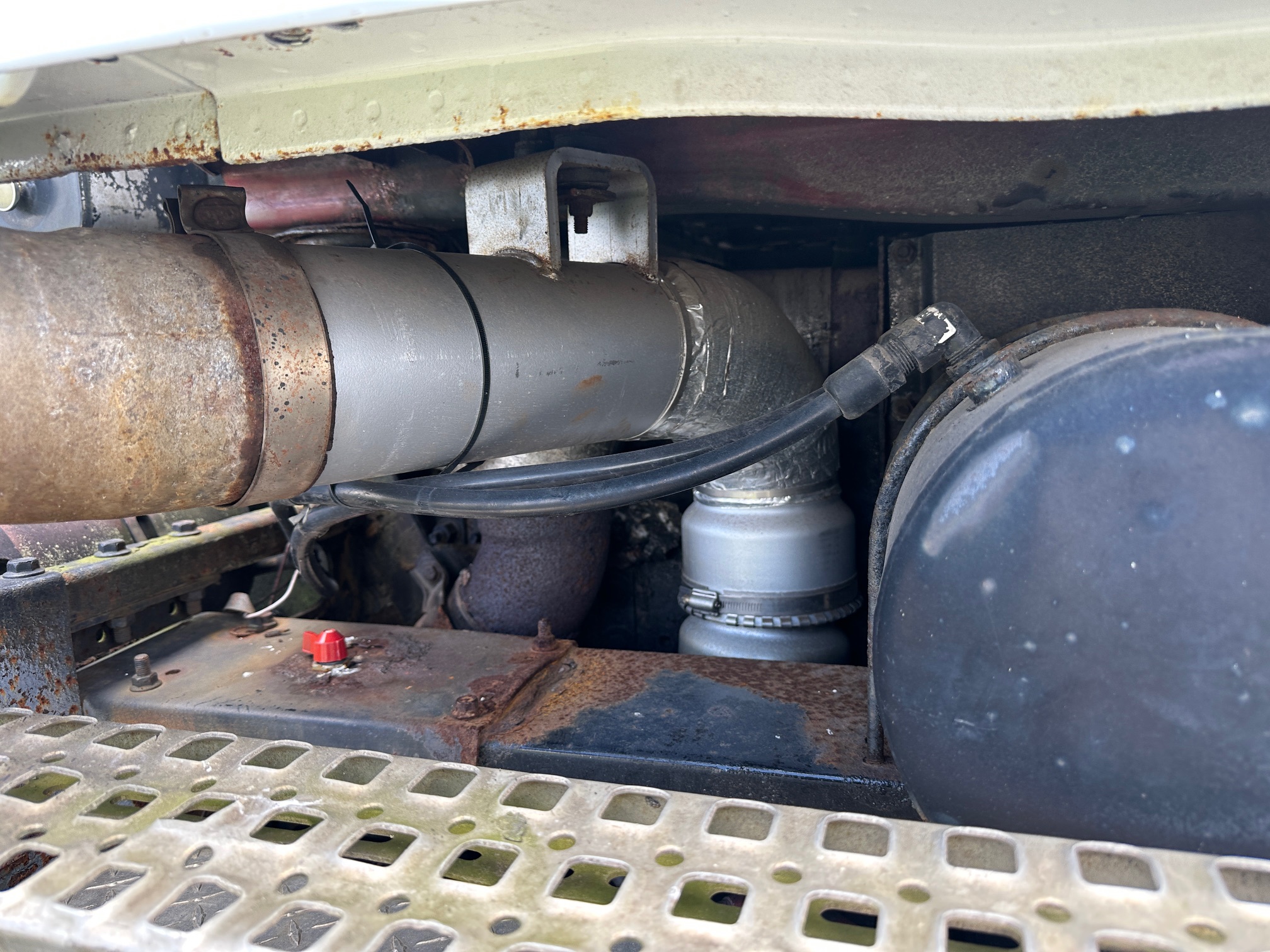 2004 VOLVO 17.5T Crane - Image 30