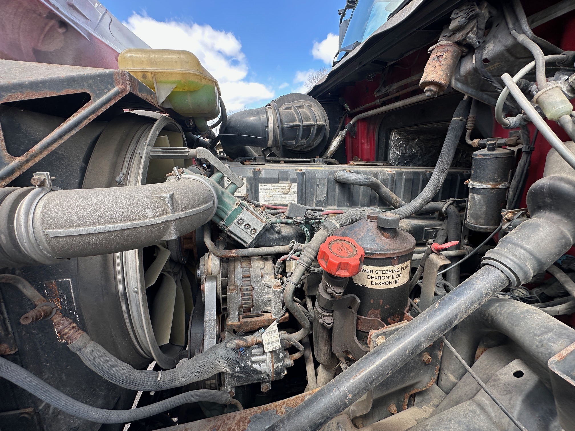 2004 VOLVO 17.5T Crane - Image 33