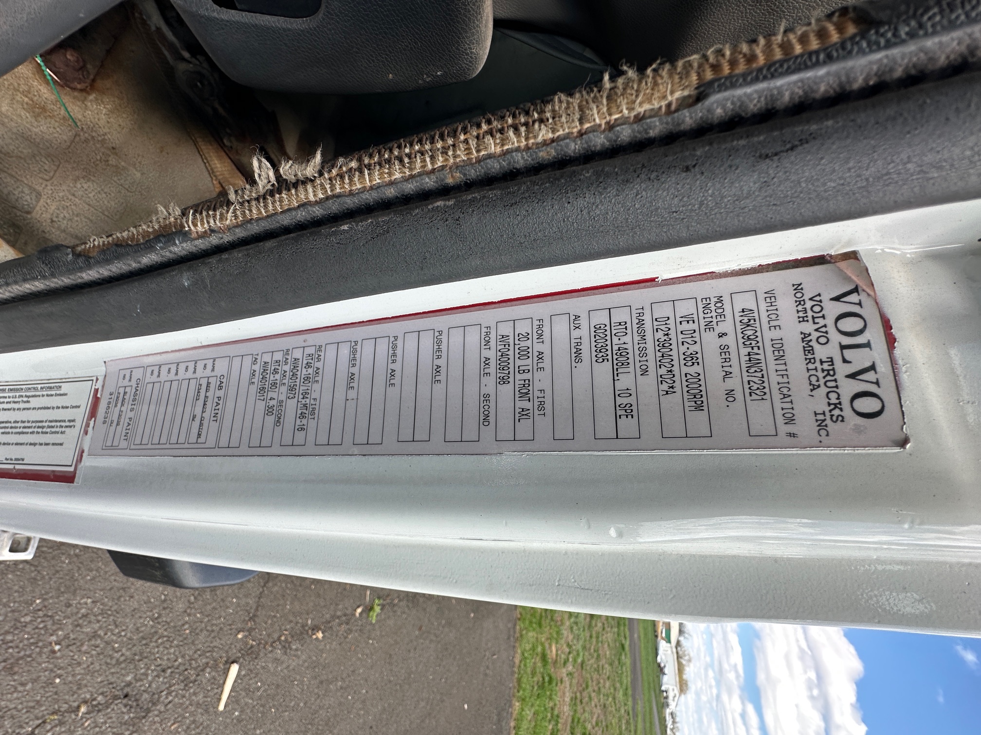 2004 VOLVO 17.5T Crane - Image 38