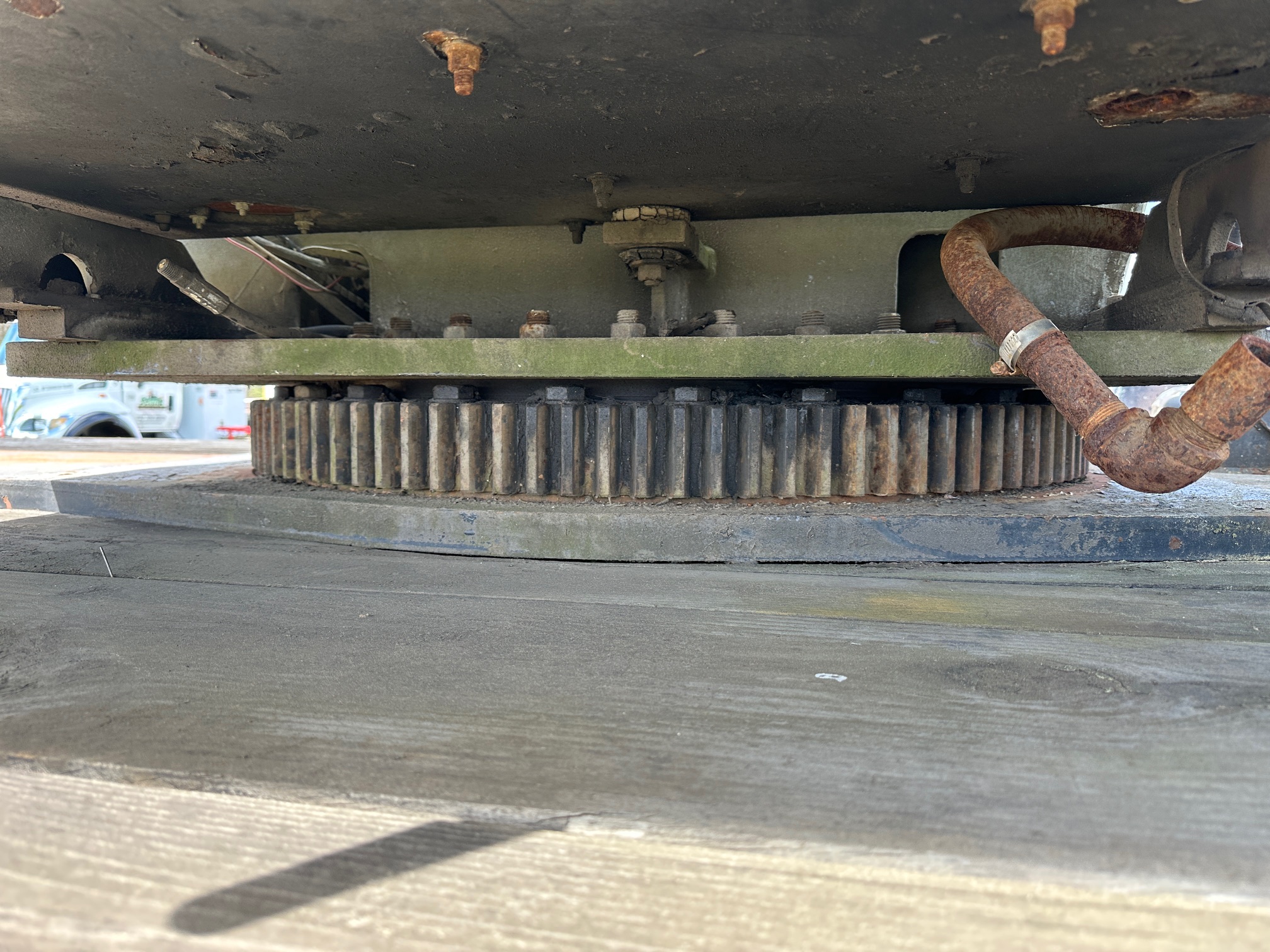 2004 VOLVO 17.5T Crane - Image 52