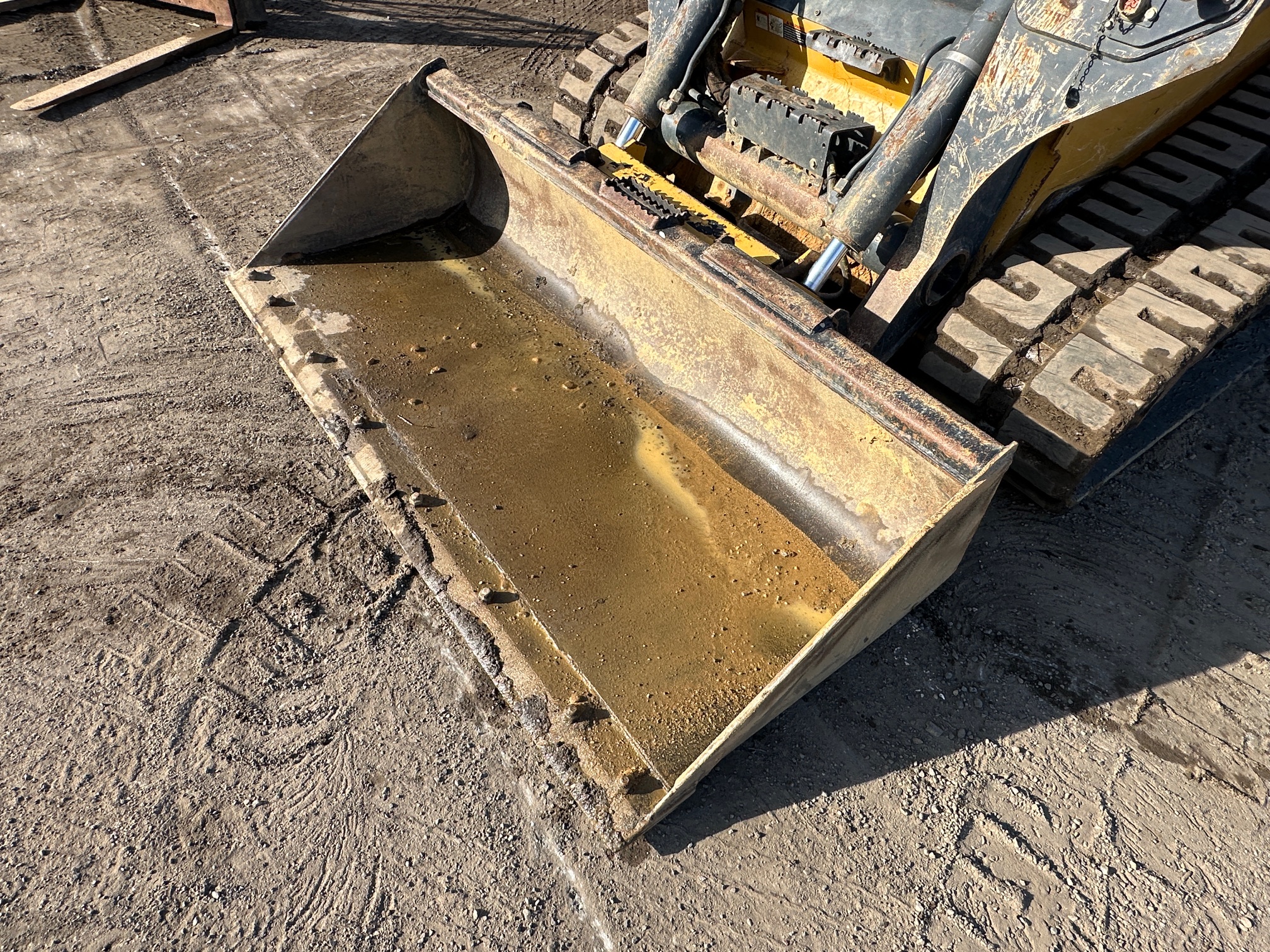 2019 DEERE 331G - Image 13