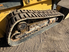 2019 DEERE 331G - Image 21